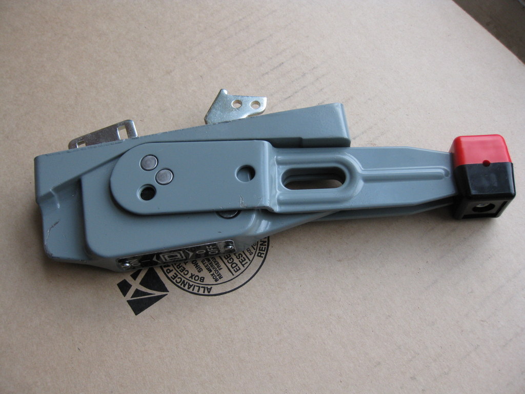 SQUARE D 9422A1 Disconnect Switch Flange Mounted Operating Handle Only 9422 A1