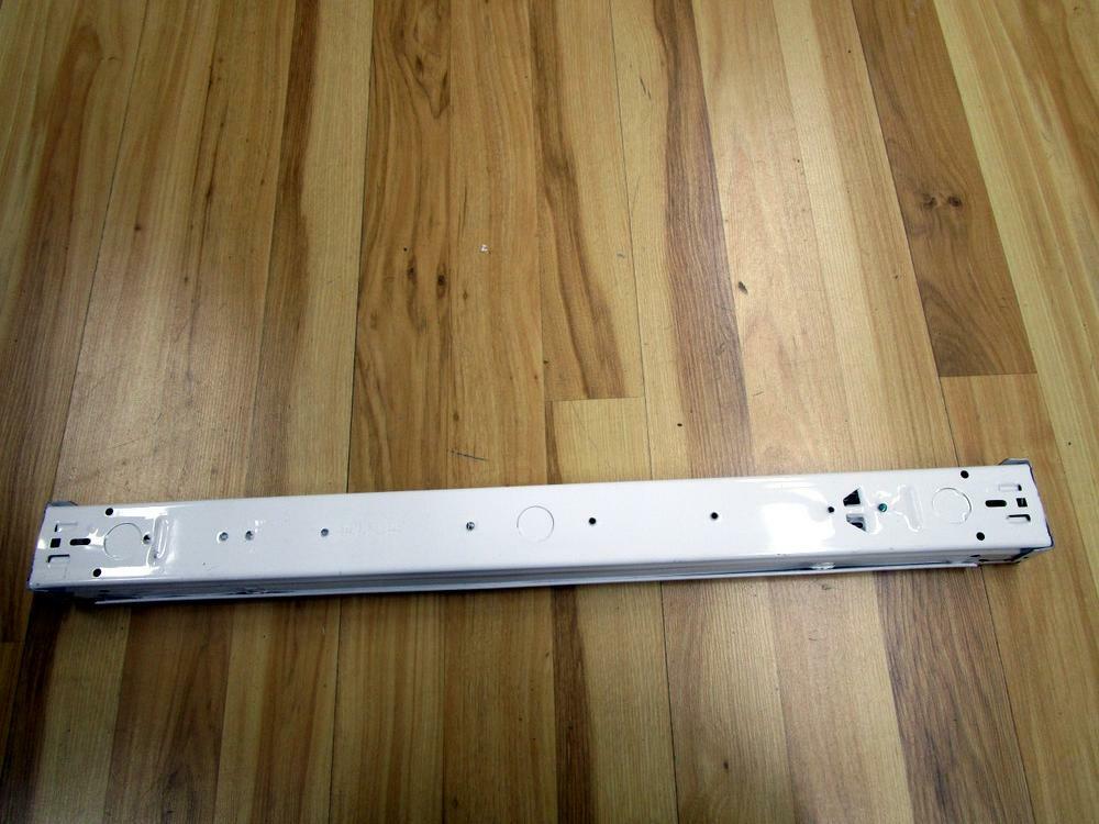 Lithonia Lighting GEB101S Low Profile Strip Lamp