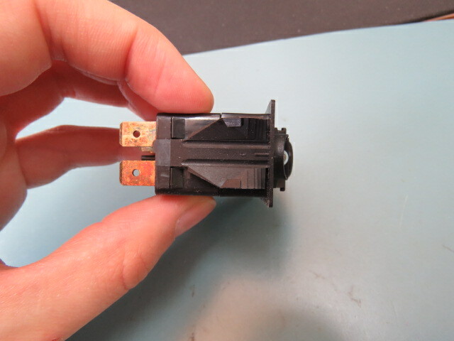 CARLING V1D1776B-00000-000 Qty of 5 per Lot SPST OFF-NONE-ON 20A@12V ROCKER SWI