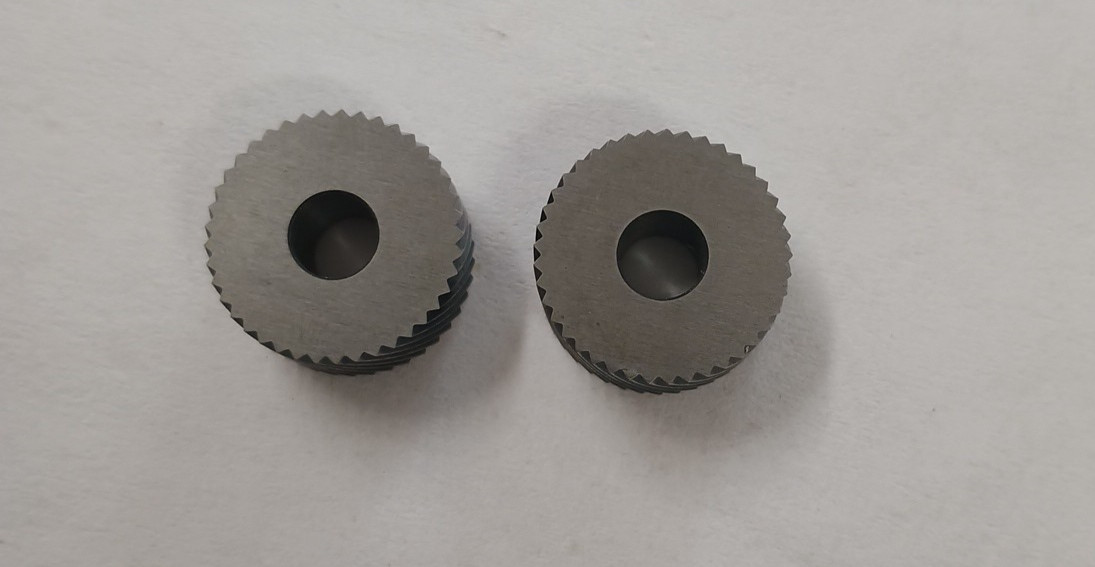 KPL-220 USA Knurl LH 30 Deg spiral 3/4″ dia 20 TPI 3/8″ wide 1/4″ Hole