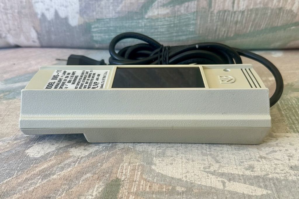 UVP Mineralight Model UVG-11 Handheld Shortwave Ultraviolet Lamp UV-254nm