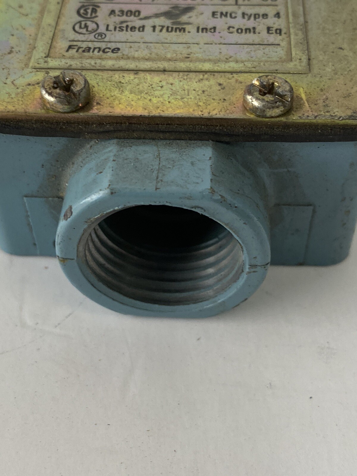 TELEMECANIQUE XCK-L LIMIT SWITCH W/ ZCK-L1 BODY W/ ZCK-D15 OPERATOR HEAD