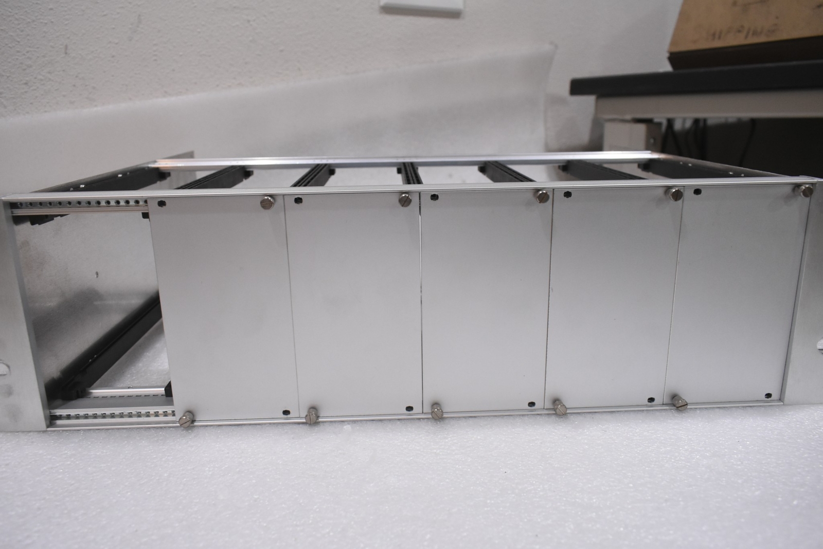 RACK MOUNT CHASSIS 6 SLOT 13″ DEPTH X 19″ WIDTH X 5.25″ HEIGHT