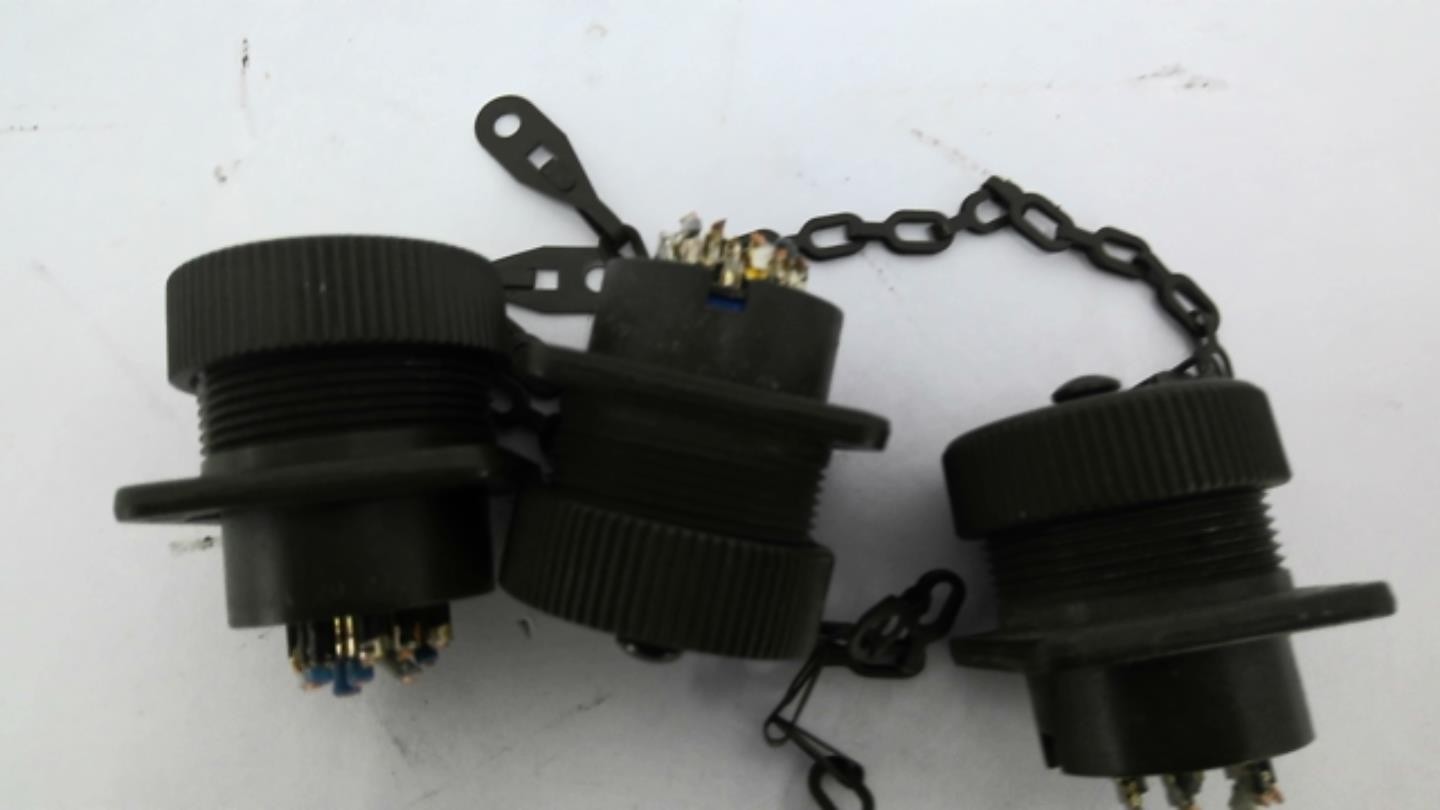 MS25043-20/ DMS3102A-20-04S Lot Of 3