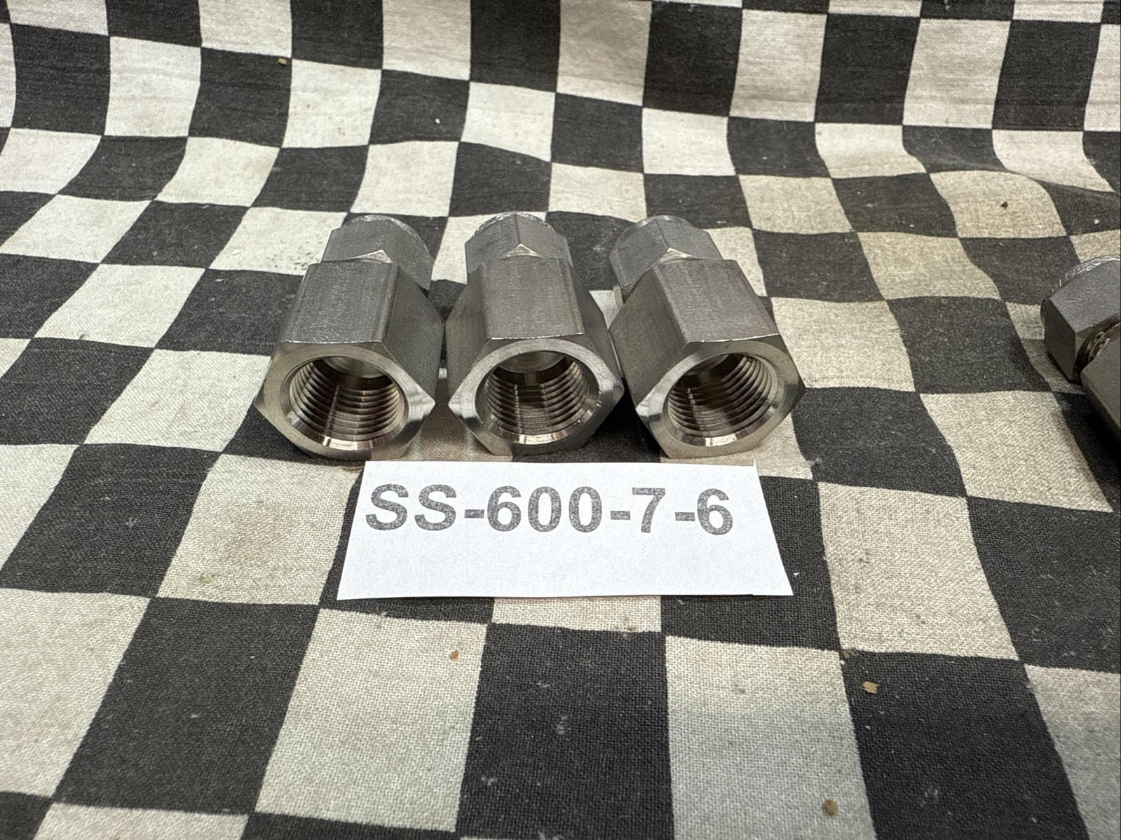 SWAGELOK SS-400-7-4, SS-400-7-6, SS-600-7-4, SS-600-7-6, LOT OF 8, SHIPSAMEDAY