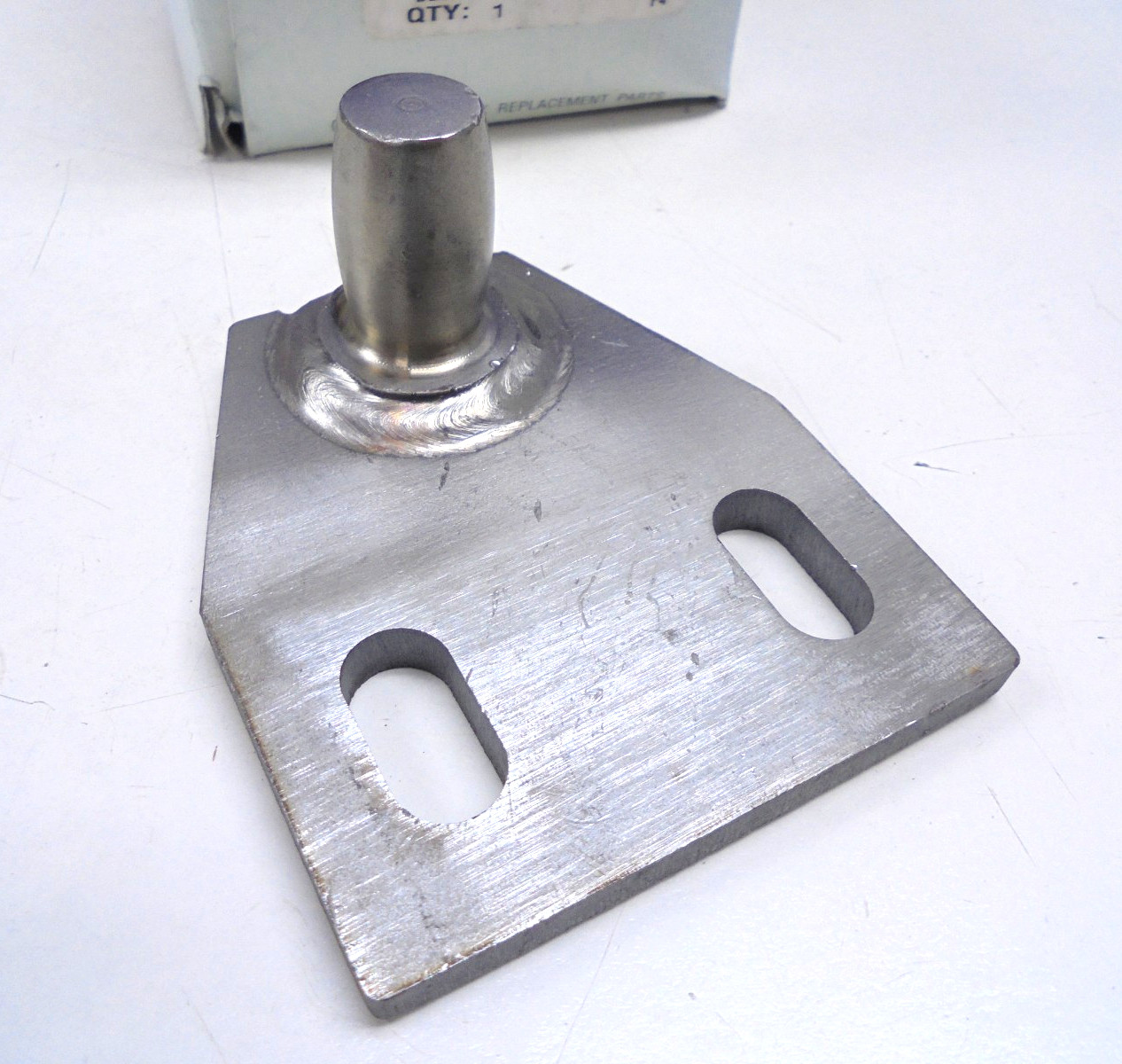 Mohawk 011807420 Exit Door Pivot / Bracket Lower