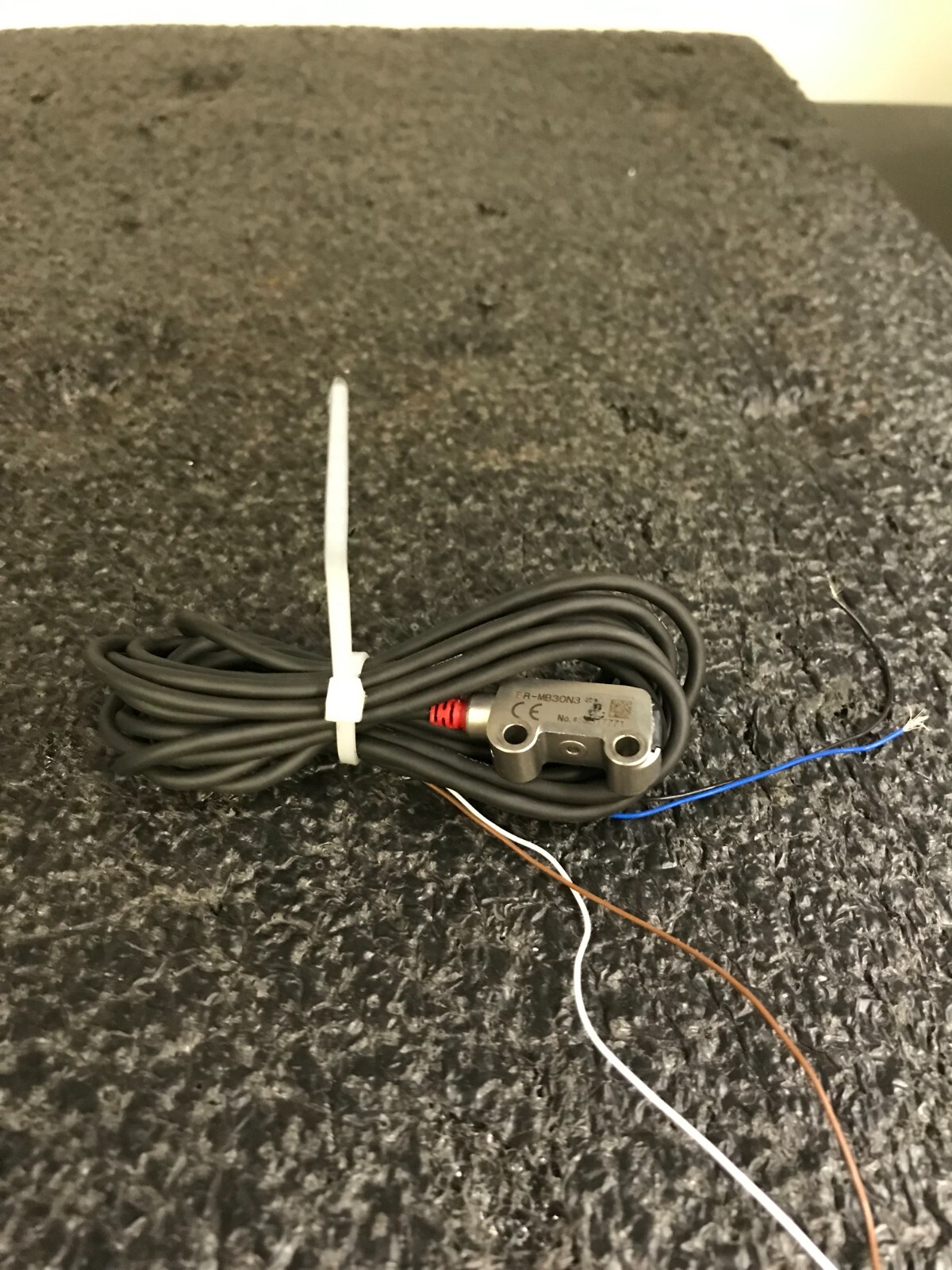 KEYENCE PR-MB30N3 Mini Slim Reflective Photoelectric Sensor
