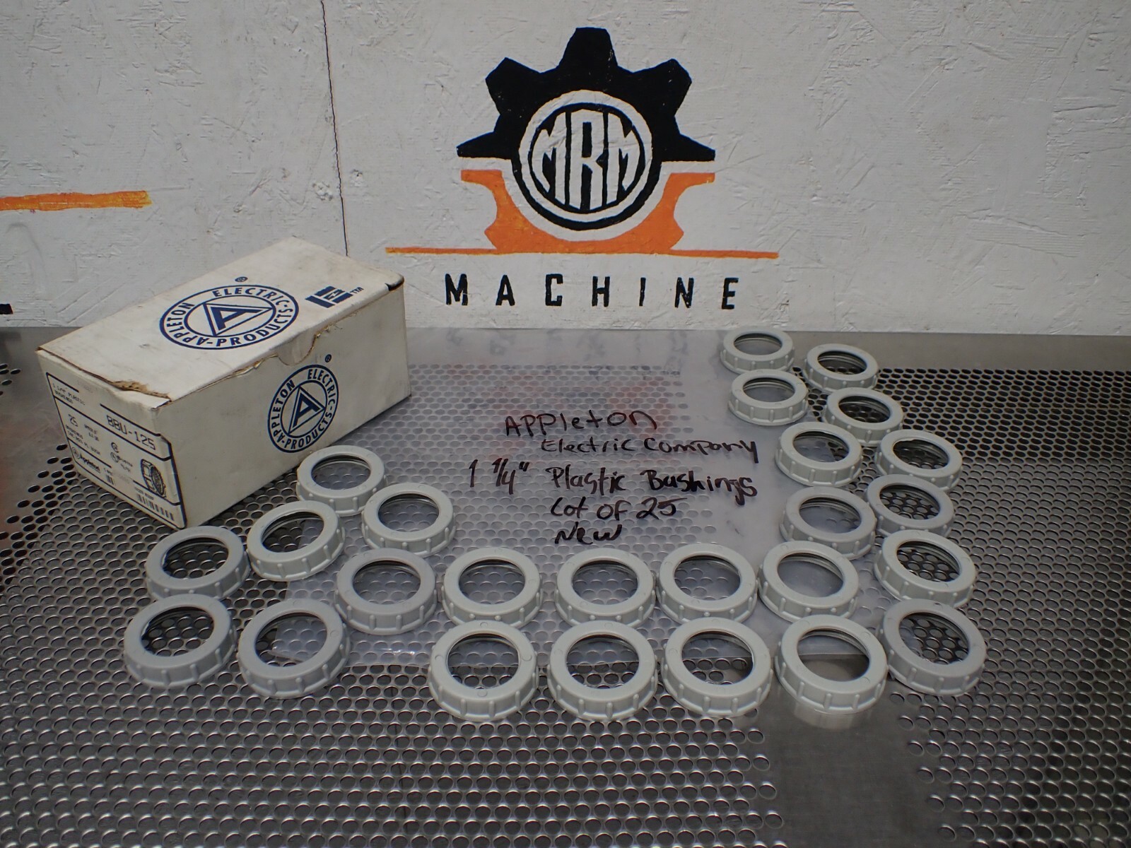 Appleton Electric BBU-125 1-1/4″ Plastic Bushings New Old Stock (Box of 25)