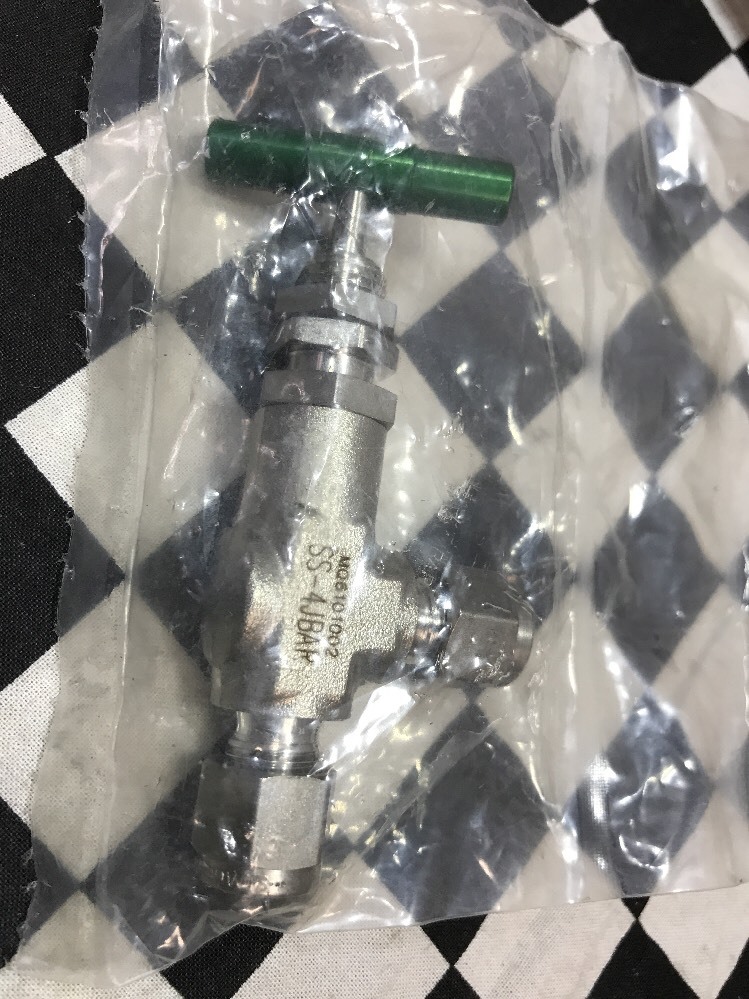 Swagelok ANGLE VALVE FORGED 1/4″, SS-4JBAR, SS4JBAR, LOT OF 7, SHIPSAMEDAY#118Q1