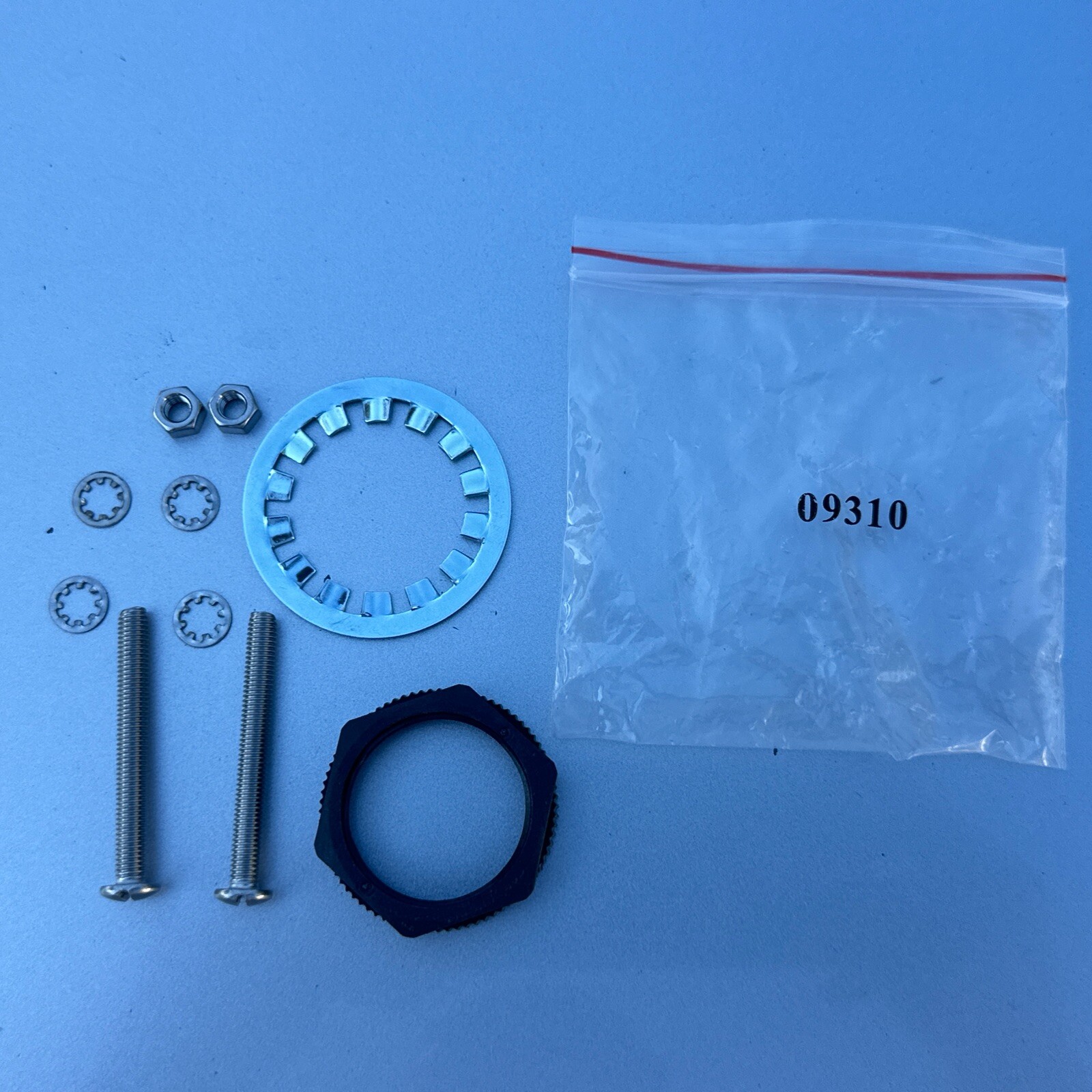 NEW BANNER ENGINEERING 09310 SCREW ASSEMBLY ACCESSORY KIT