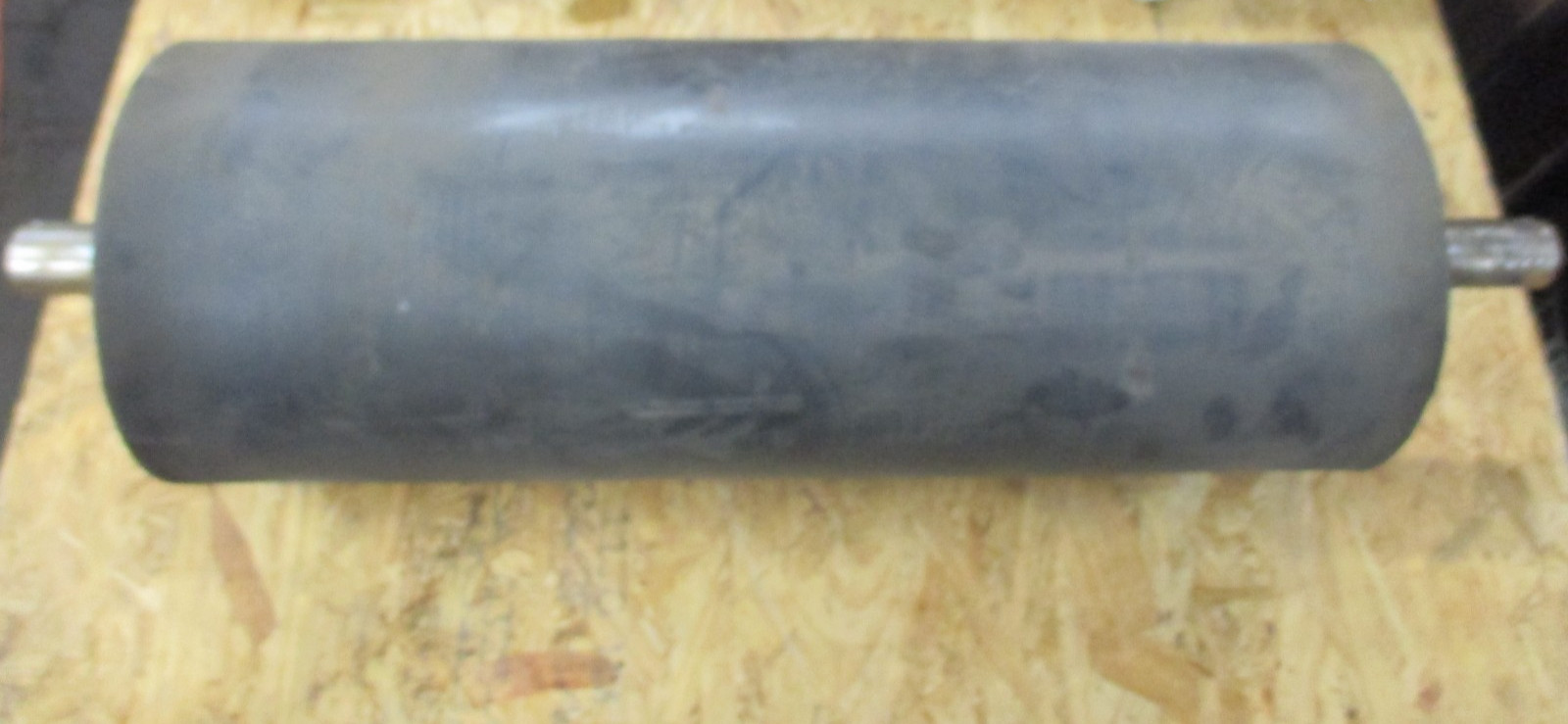 8-1/4″ OD RUBBER COATED CONVEYOR ROLLER 22-1/2″ USED