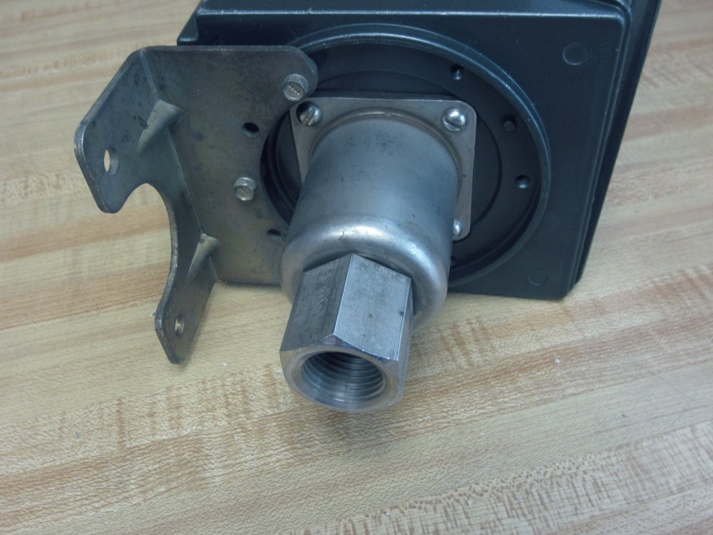 UE J302 Pressure Switch SI64B