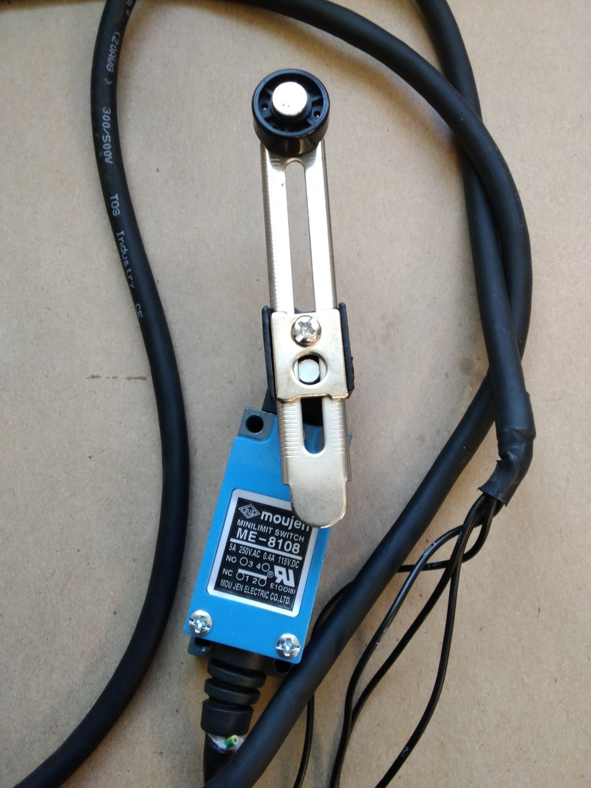 MOUJEN SWITCH MOMENTARY LIMIT SWITCH ME-8108