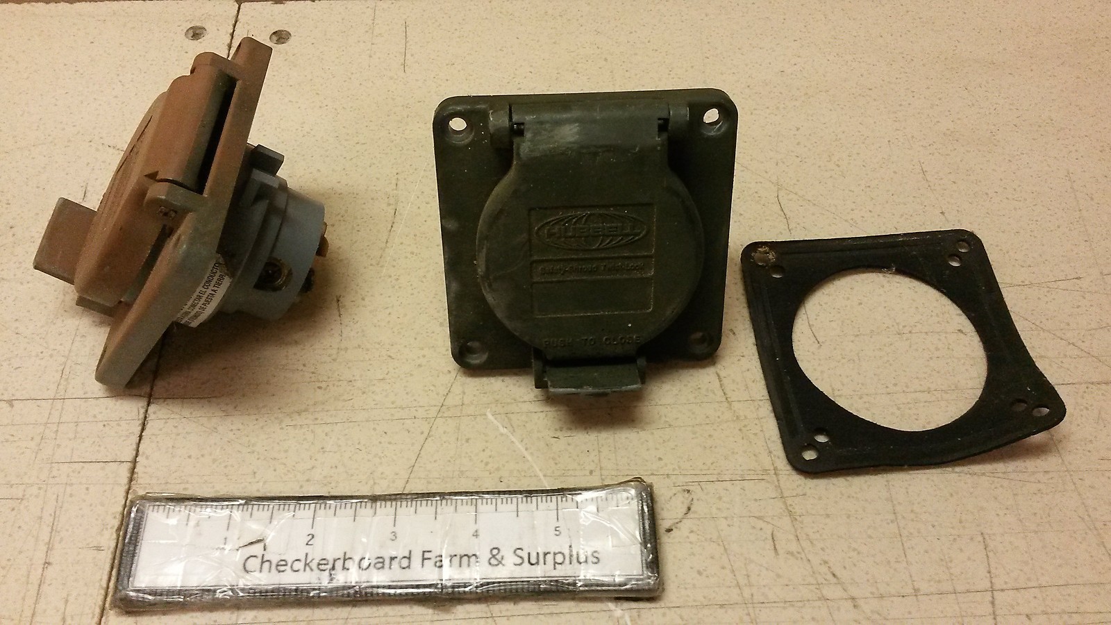Hubbell Twist-Lock Safety Shroud 20A 125V Takeoffs Water Weather Proof Connector