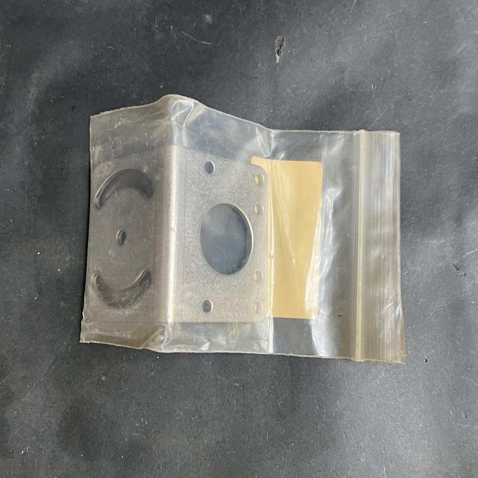 BANNER SMB30MM MOUNTING BRACKET ($15 OBO)