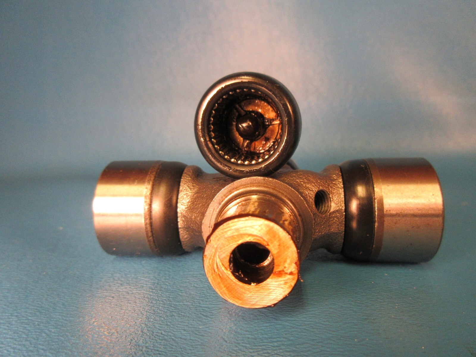 CARQUEST 1-0153, U Joint, Greaseable Universal U Joint