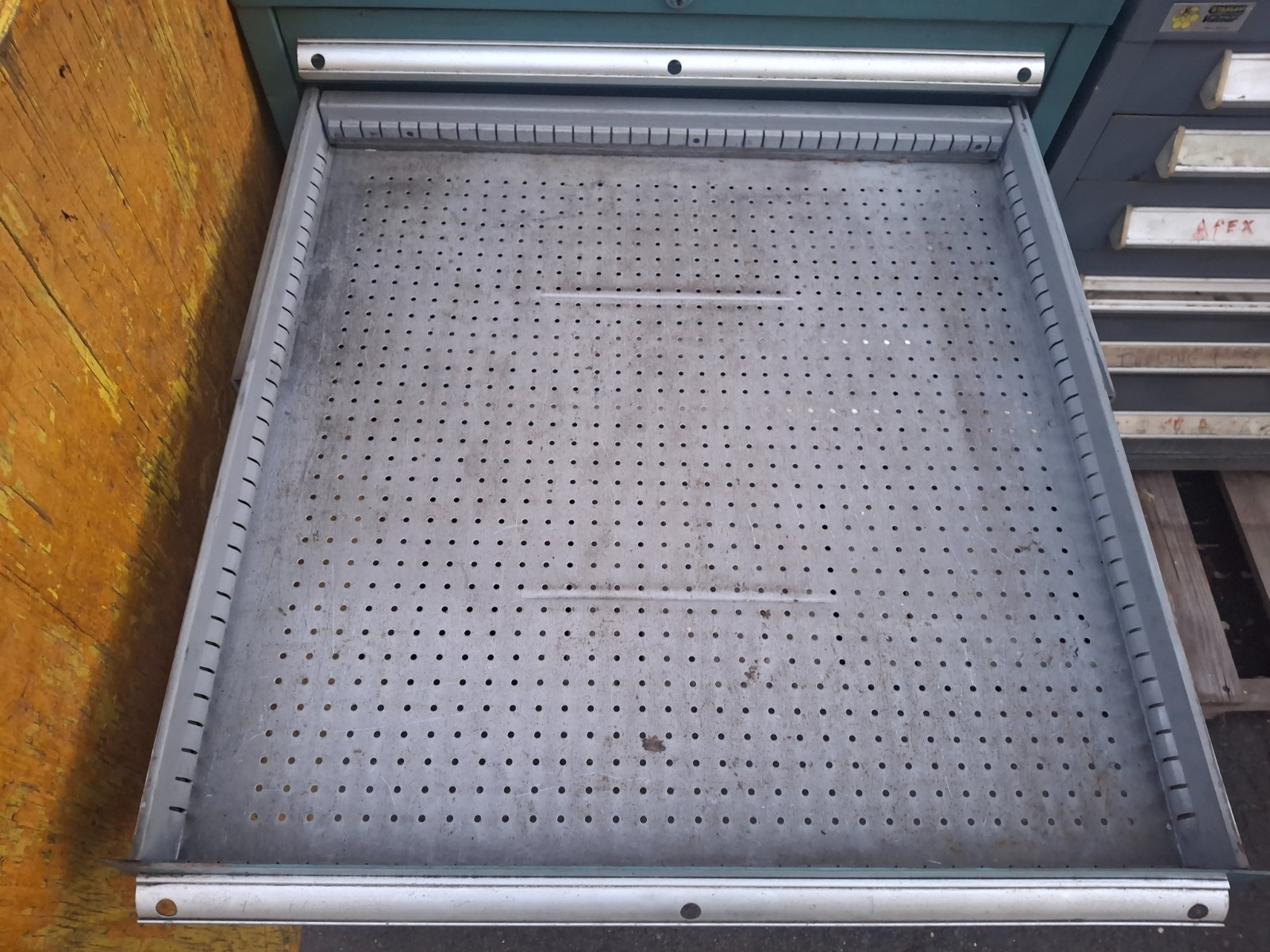Heavy-Duty Industrial 6 Pull Drawer Green Cabinet Storage for Tools