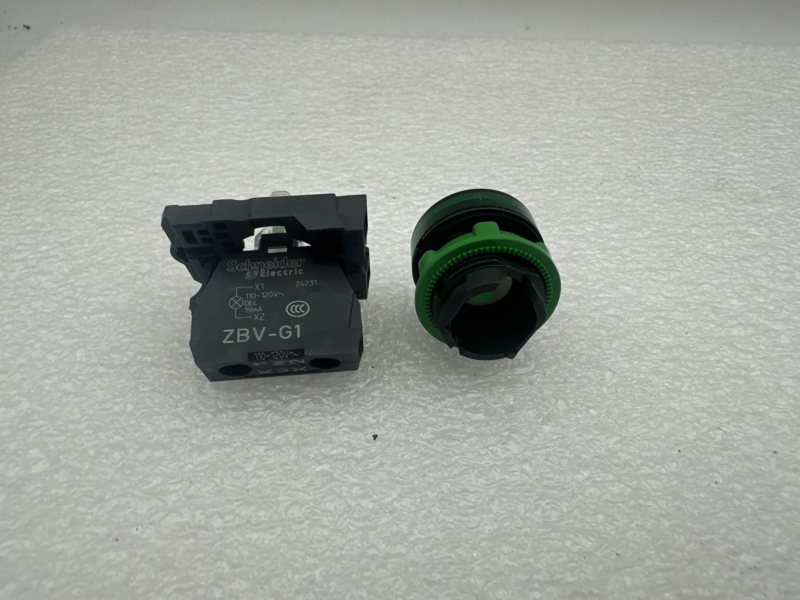 Schneider XB5AVG3 LED Push Button 110V 120V X4 Parts