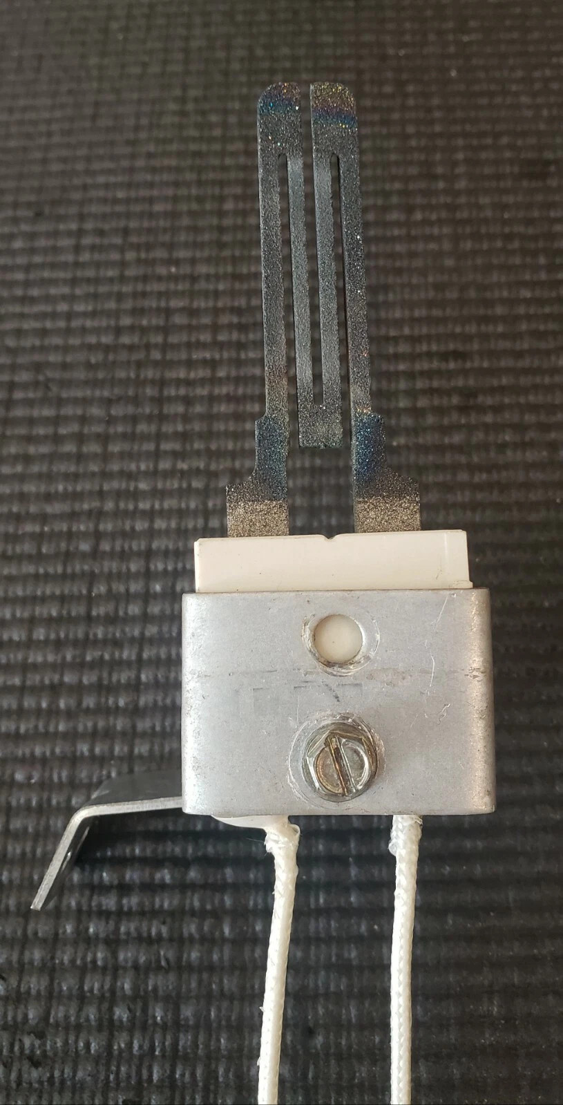 WHITE-RODGERS WR-767A-373 Hot Surface Ignitor 2″ Steel 120V Compatible Goodman