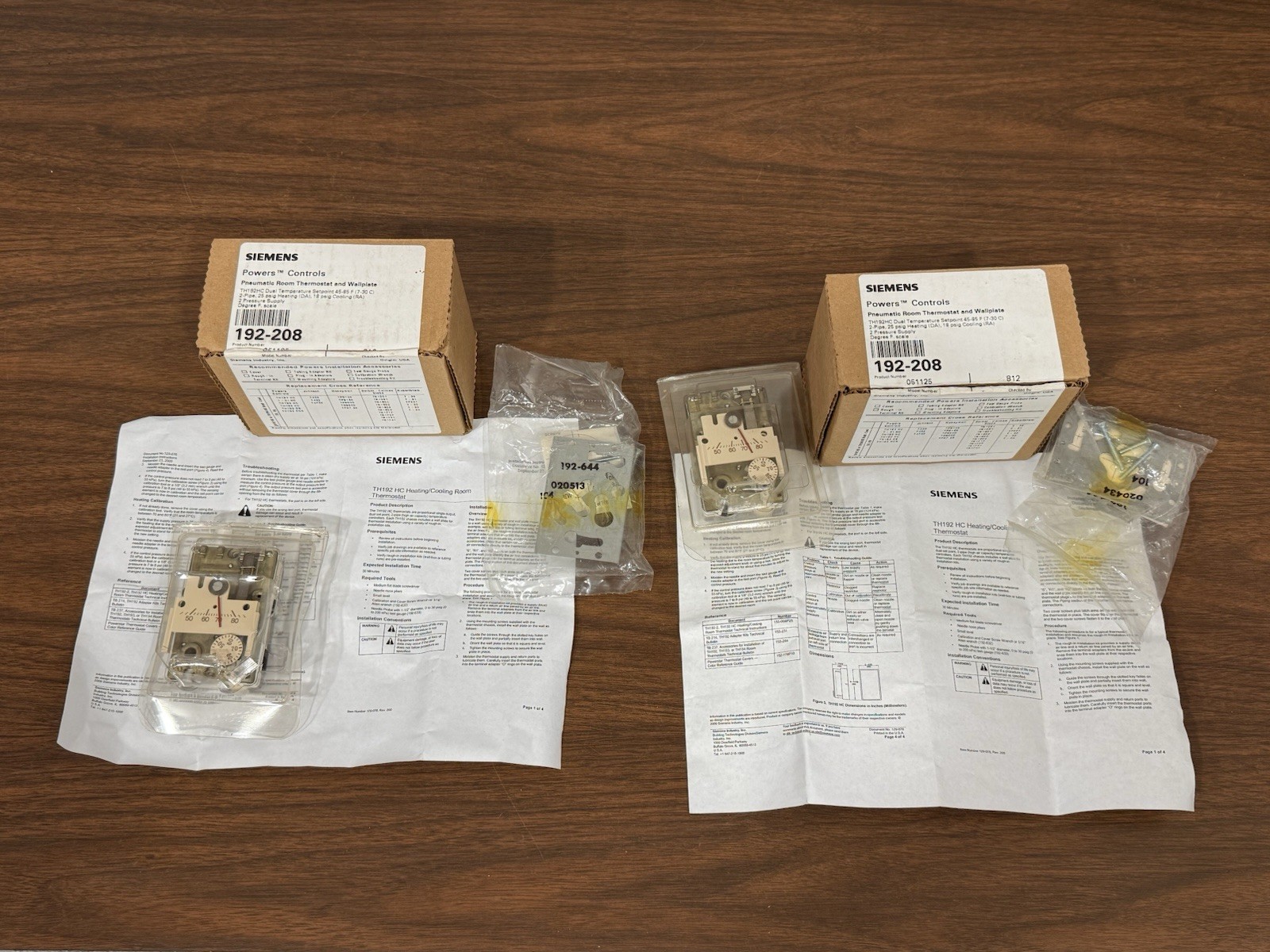 2X – Siemens 192-208 Pneumatic Thermostat, Dual Temperature, Heating And Cooling