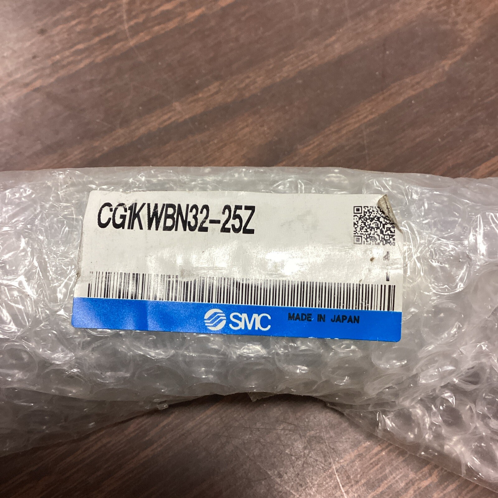 SMC CG1KWBN32-25Z Non-Rotating Rod Type Double Rod / Acting Cylinder