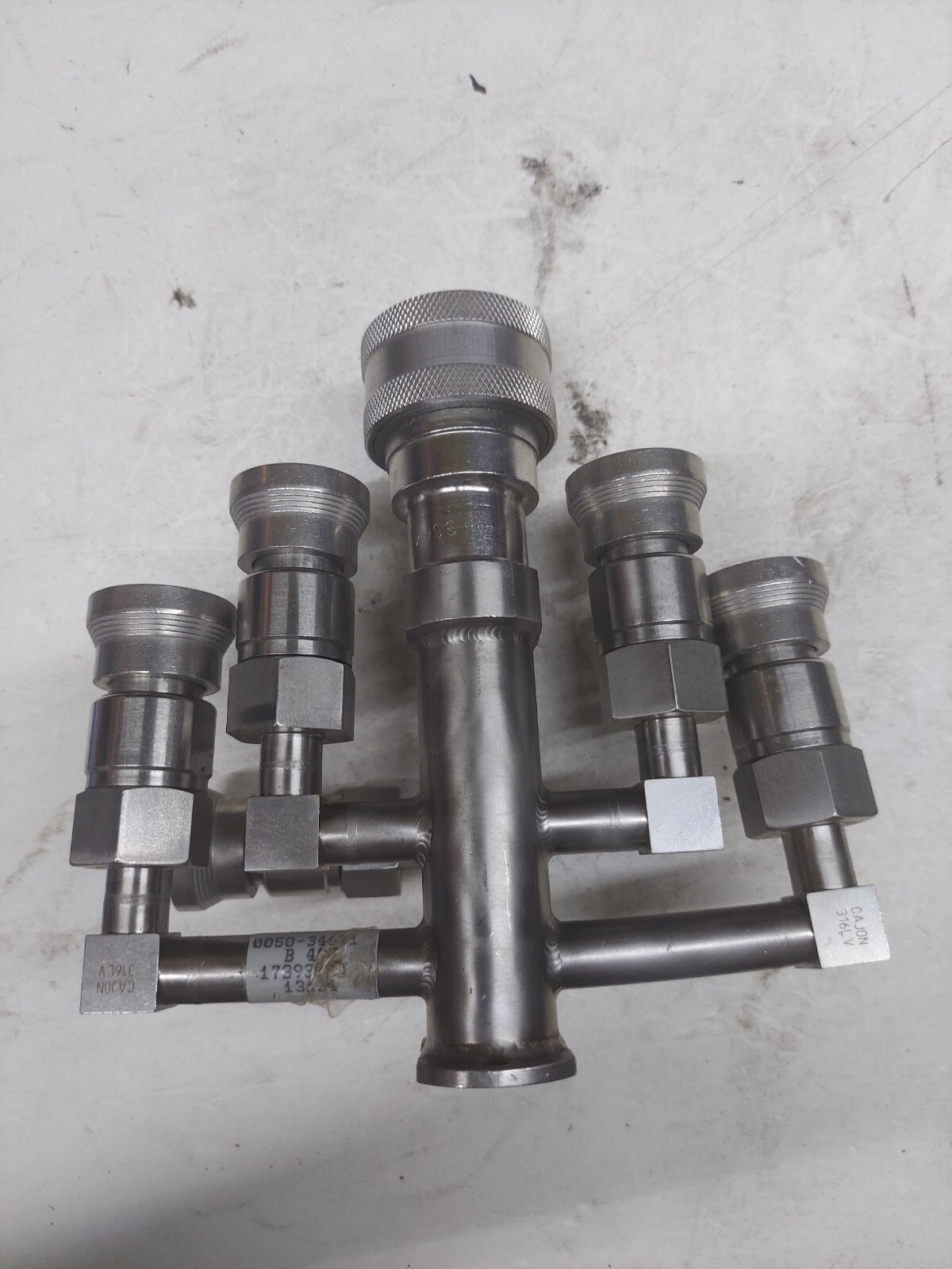 (AMAT) 0050-34671 MANIFOLD, TTF SUPPLY COMMON M/F LOOKS UNUSED MAKE OFFER