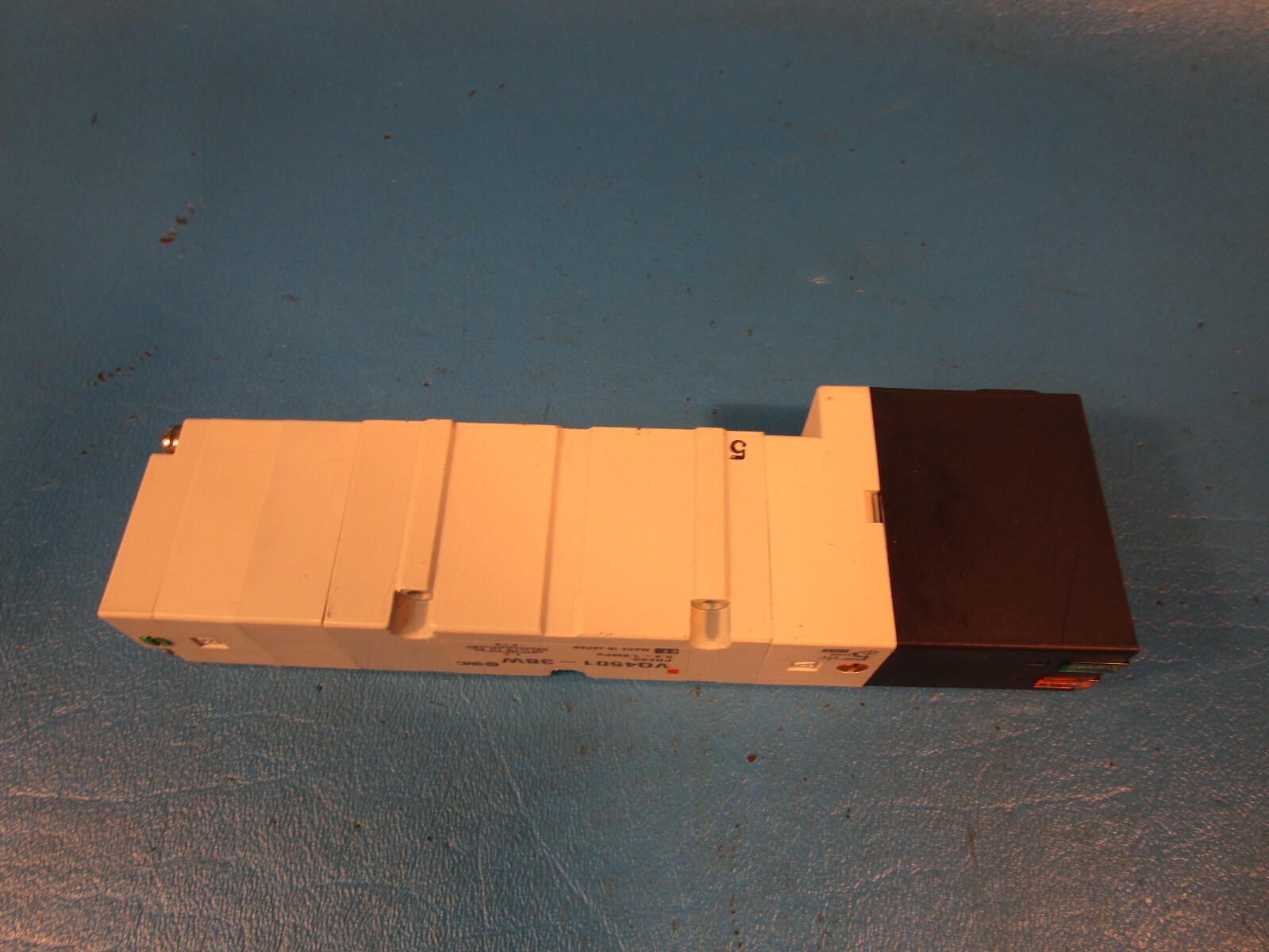 SMC VQ4501-3BW valve, 3 position, plug-in(ac), VQ4000 VALVE, SOL 4/5-PORT