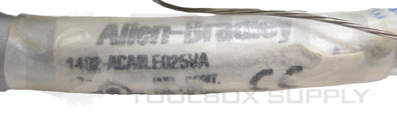 NEW ALLEN BRADLEY 1492-ACABLE025VA /A PRE-WIRED CABLE 2.5M LONG