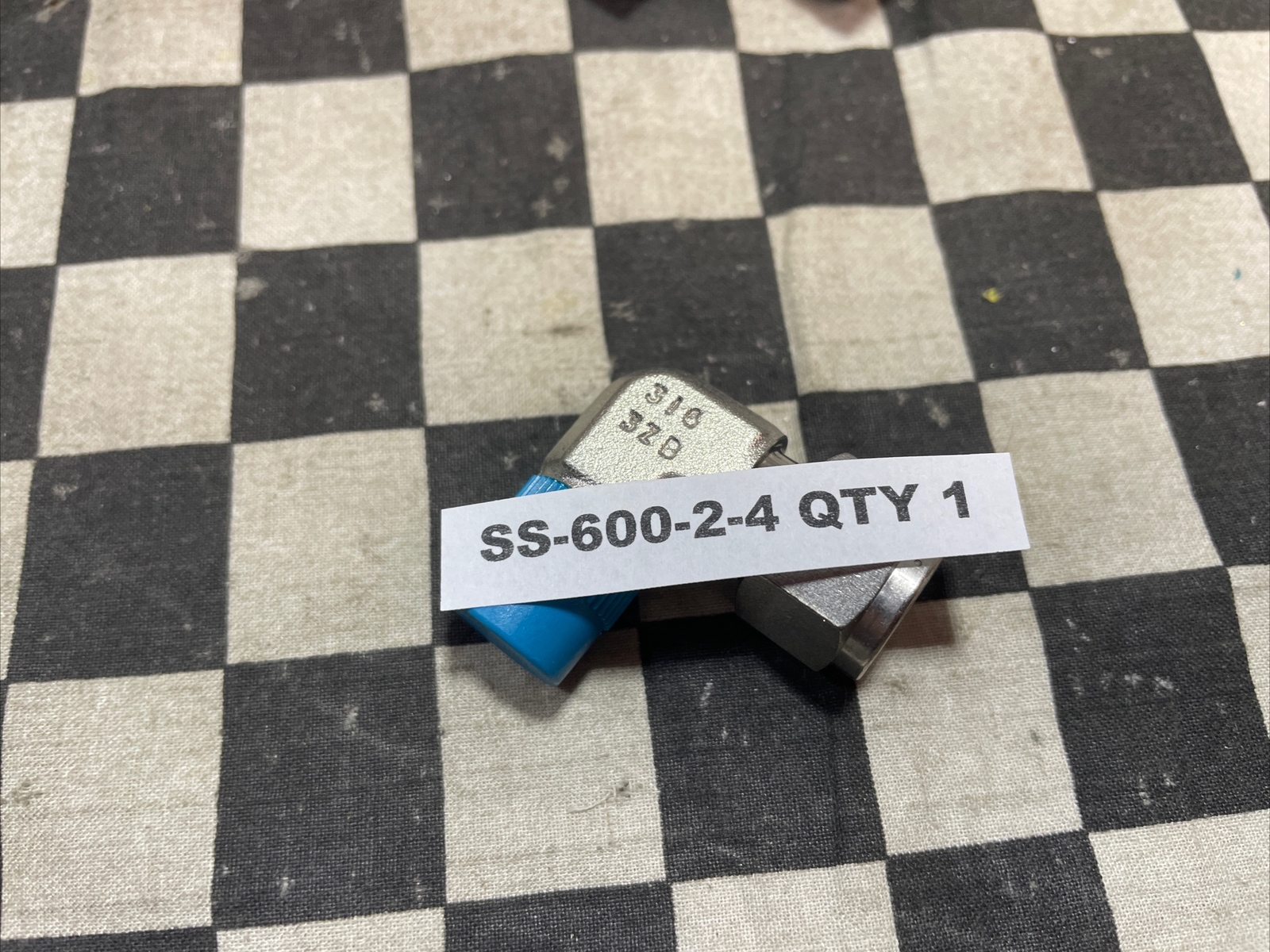 SWAGELOK SS-810-2-6, SS-810-2-4, SS-600-2-6, SS-600-2-4, LOT OF 9#163916