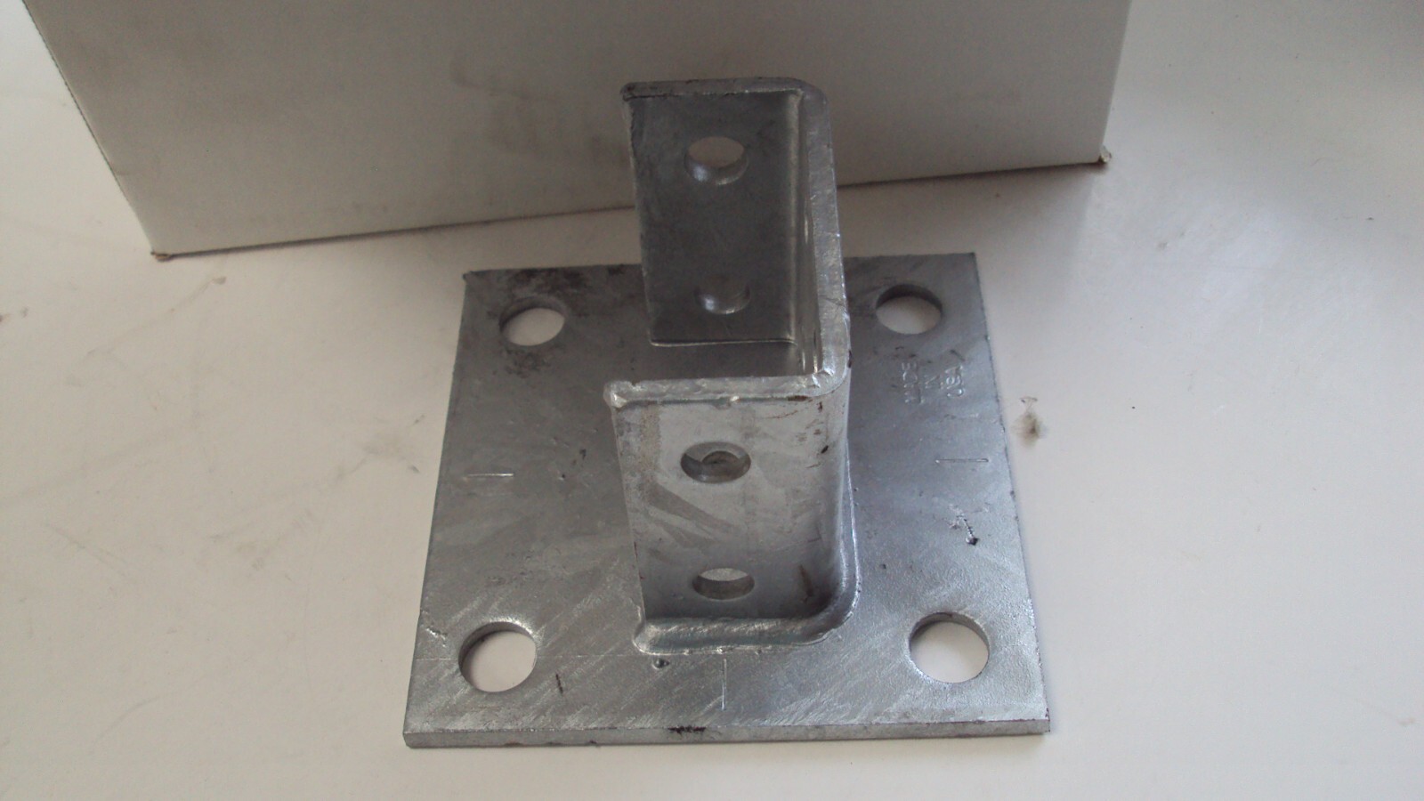 PHOENIX POST BASE DOUBLE CHANNEL P/N B281SQHDG, 4 HOLE SQ 3-1/2″ HD