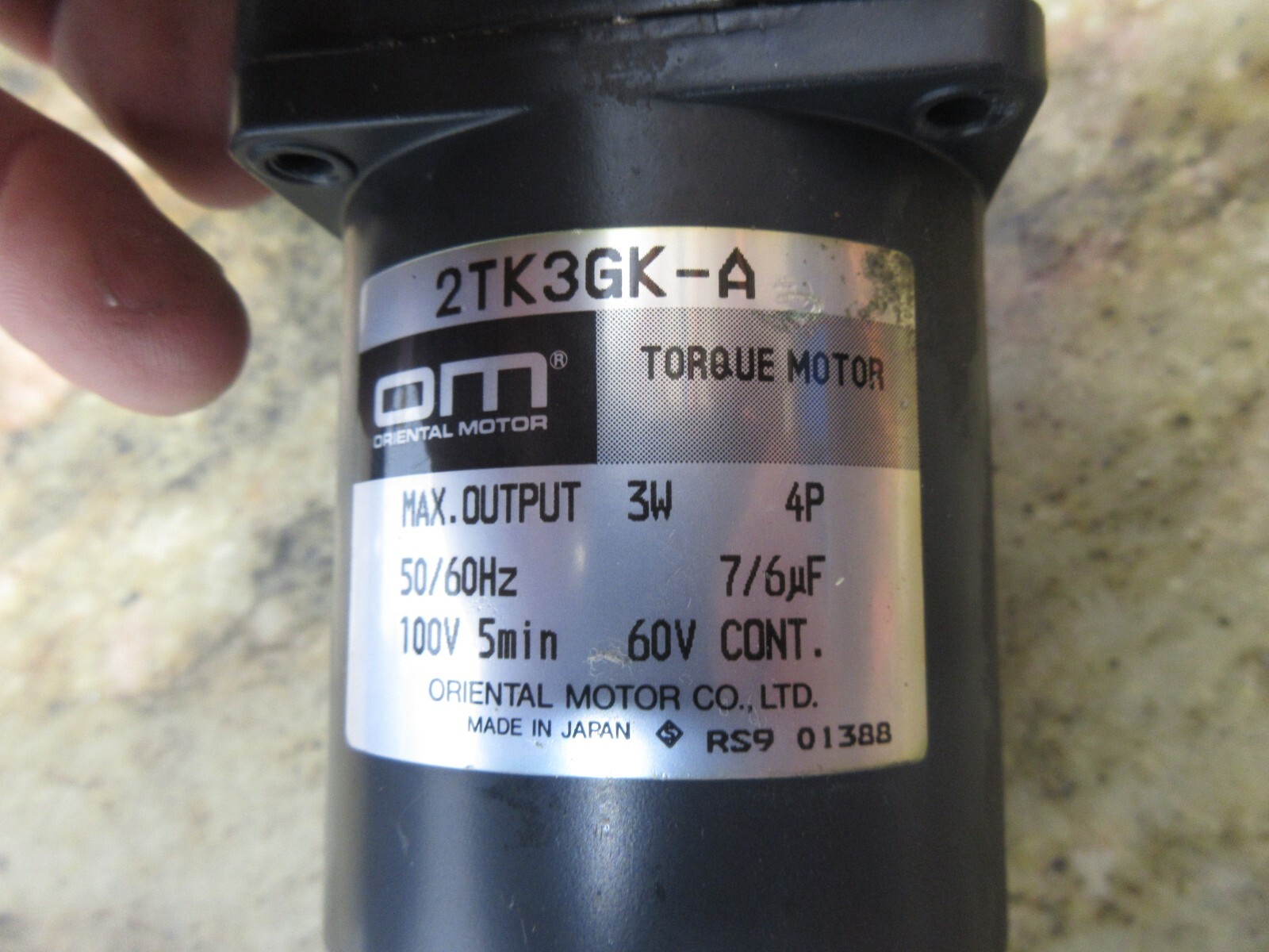 OM ORIENTAL MOTOR TORQUE MOTOR 2TK3GK-A 50/60HZ 3W 4P 100V 2GK9K RS8 01102