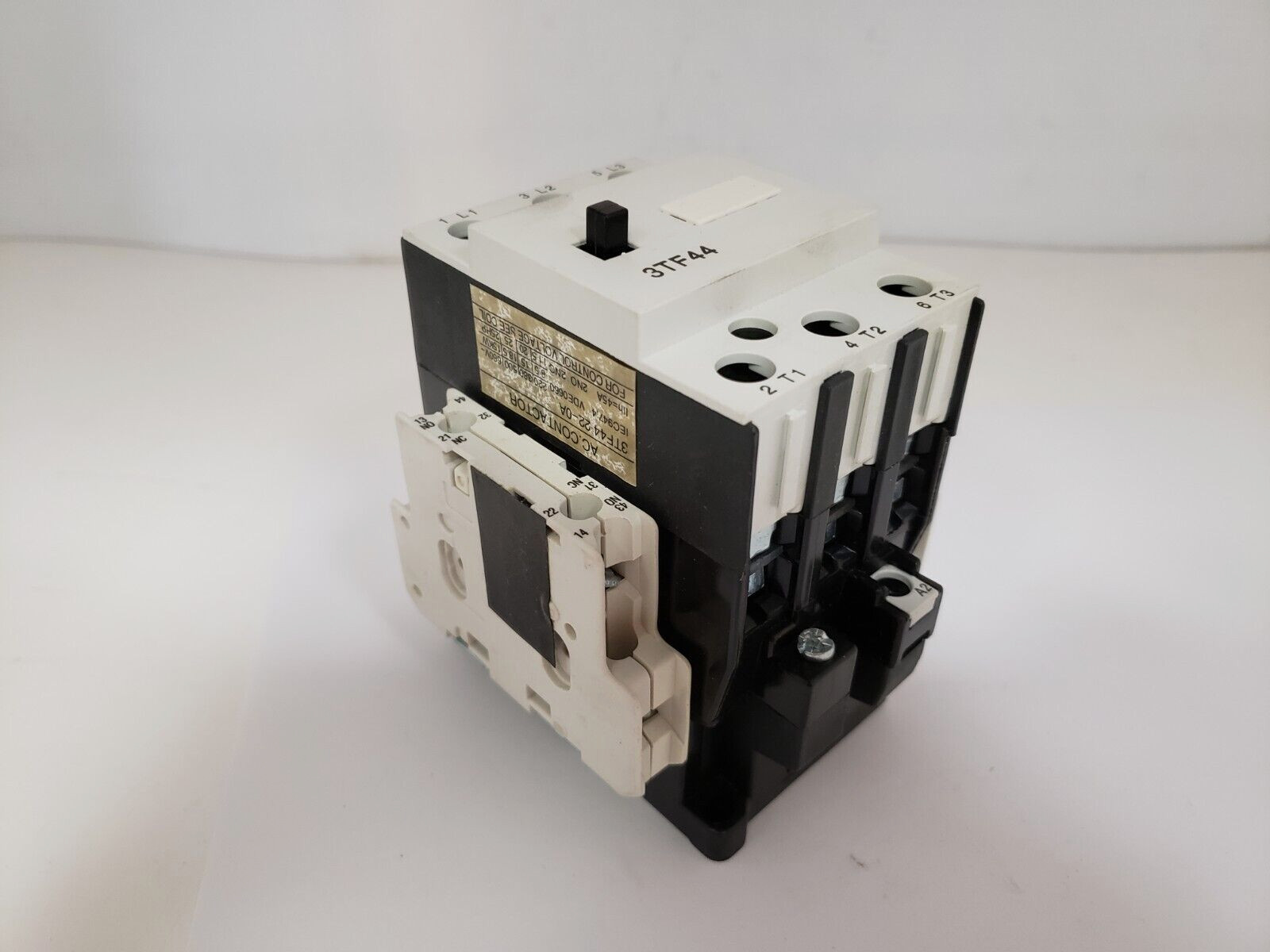 SIEMENS 3TF44 22-0A CONTACTOR 3 PHASE 2NO 2NC 120VAC COIL 60HZ NIB