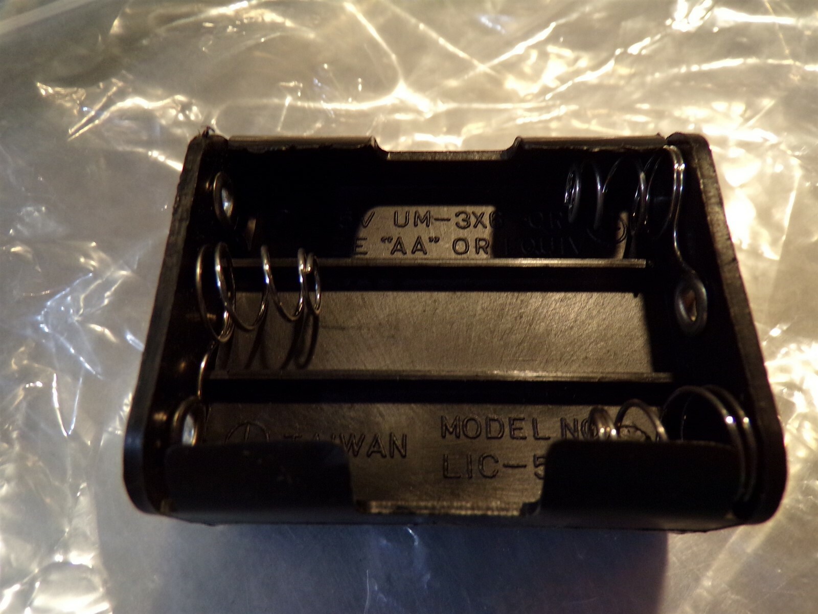 NEW LIC-507 Size AA Or Equiv 6-Slot Batter Pack 1.5U UM-3X6