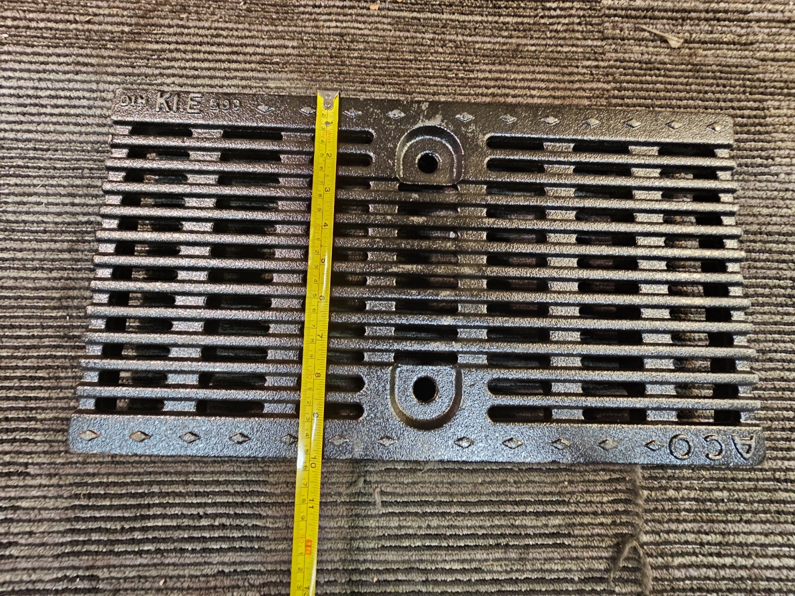 ACO 05904 18-in. x 10-in. Replacement Longitudinal Ductile Iron Grate, Black