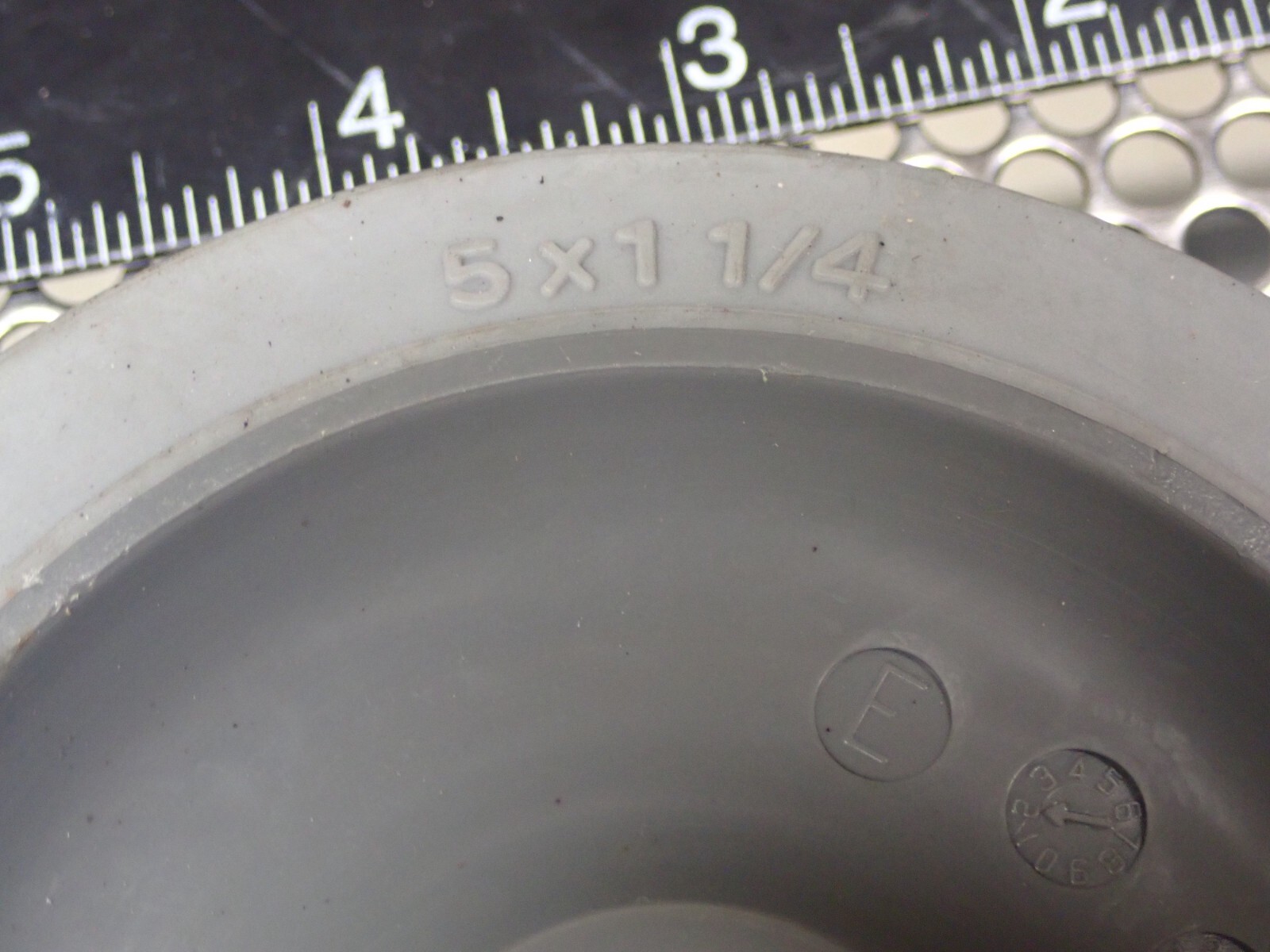 ALBION 5VT79 Xtra-Soft 5 X 1-1/4 Wheels New Old Stock (Lot of 5) See All Pics