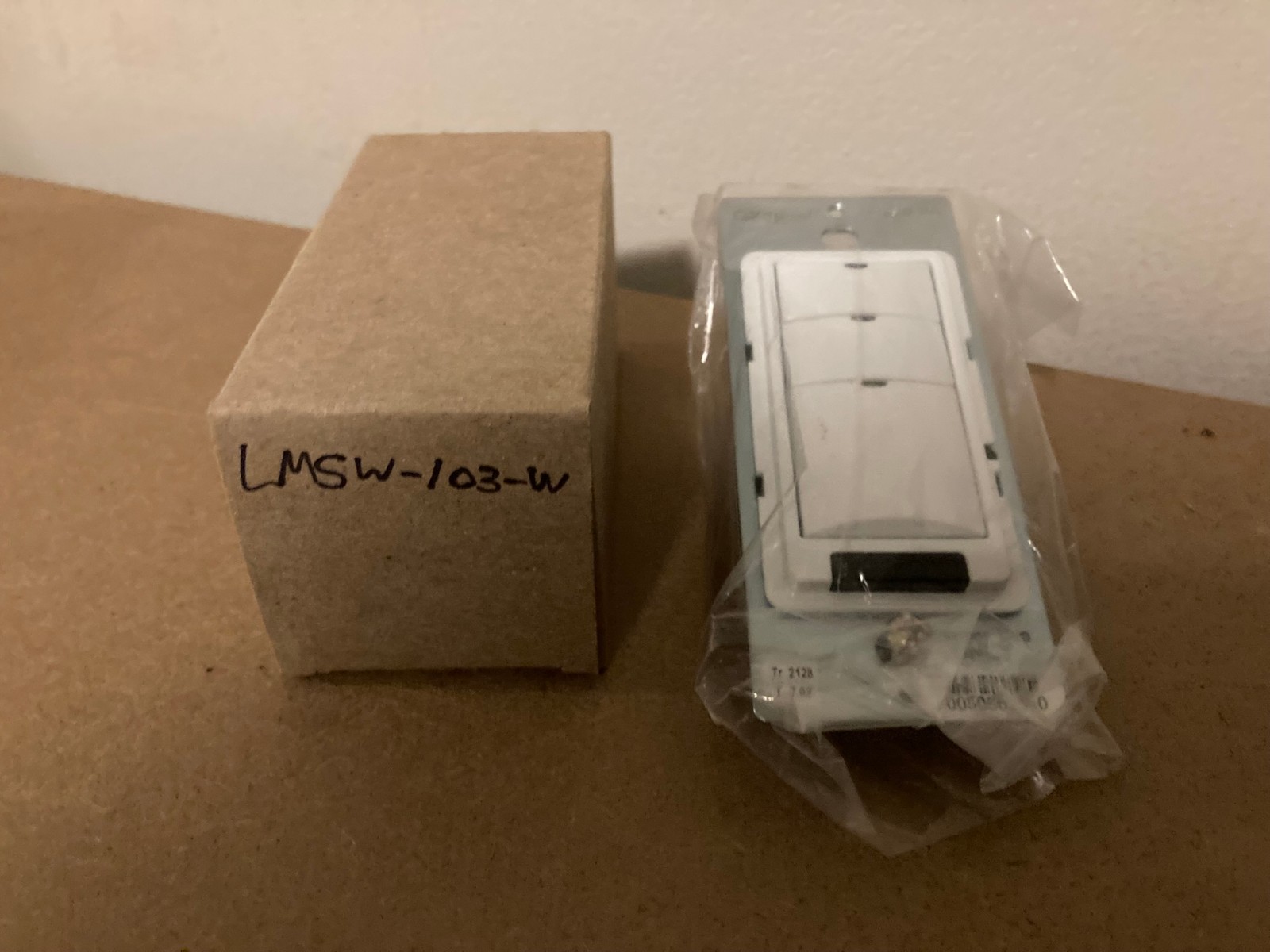 Wattstopper LMSW-103-W Digital Switch, 3-button w/ infrared