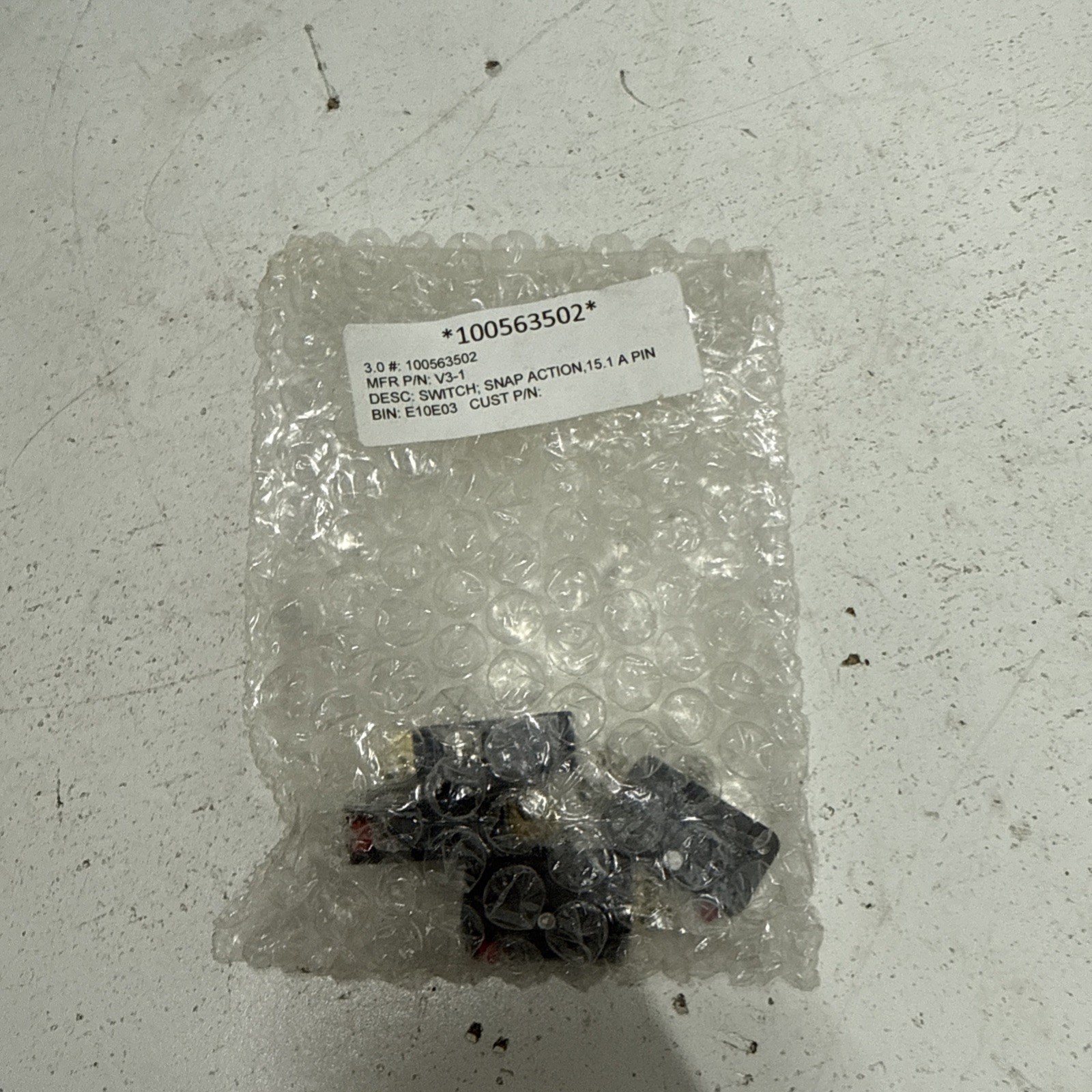 QTY-4) Micro Switch V3-1 Snap Action Pin Plunger **NOS**
