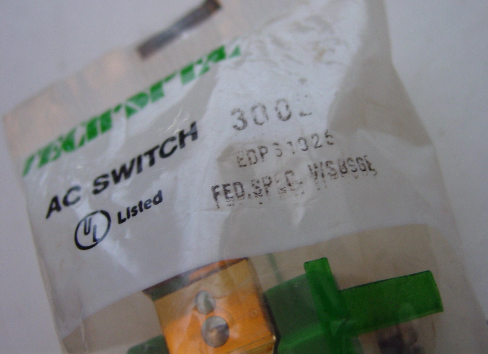 Bryant Toggle Switch Industrial Grade Green Moulded 30 Amp 120/277 USA NOS