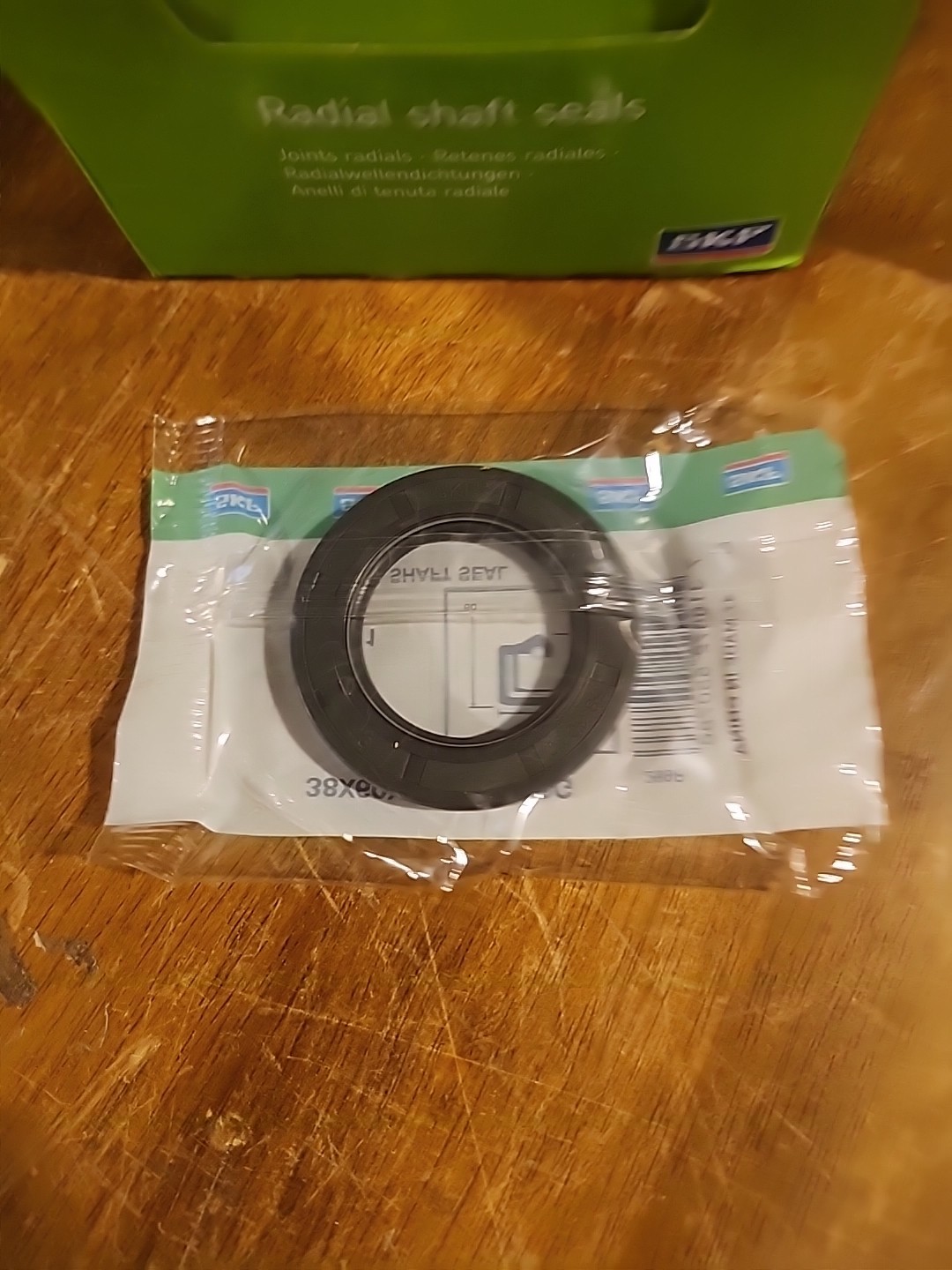 SKF Radial Shaft Seal 38x60x10 HMS5 RG lot of 10