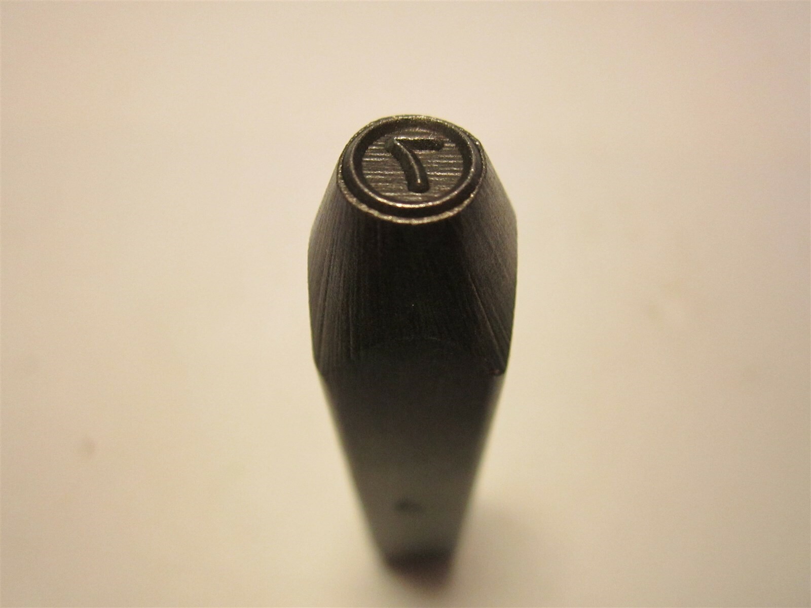 C.H Hanson 28052-7-C Steel Code Stamp Character 7 Within A Circle Size 1/4″