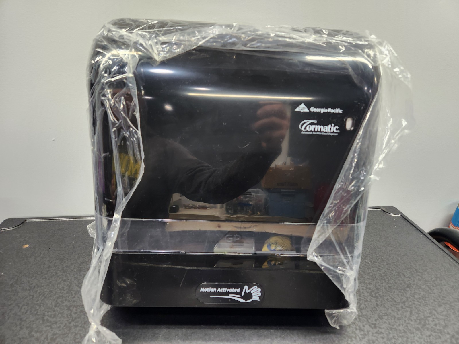 Georgia Pacific ADS200 Cormatic Automated Touchless Towel Dispenser Black ~ NEW