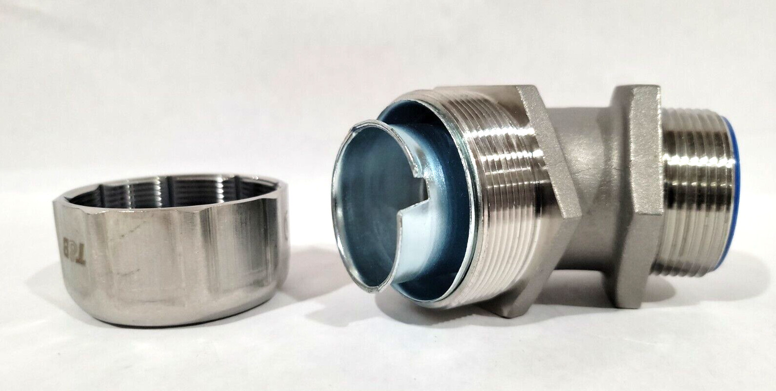 T&B 1 1/2 90 DEG 316 SS LIQUIDTIGHT FITTING
