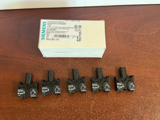 (5) SIEMENS 3SB3403-1PD 3SB34031PD LED 24V AC/DC LAMP LOT OF 5 NEW