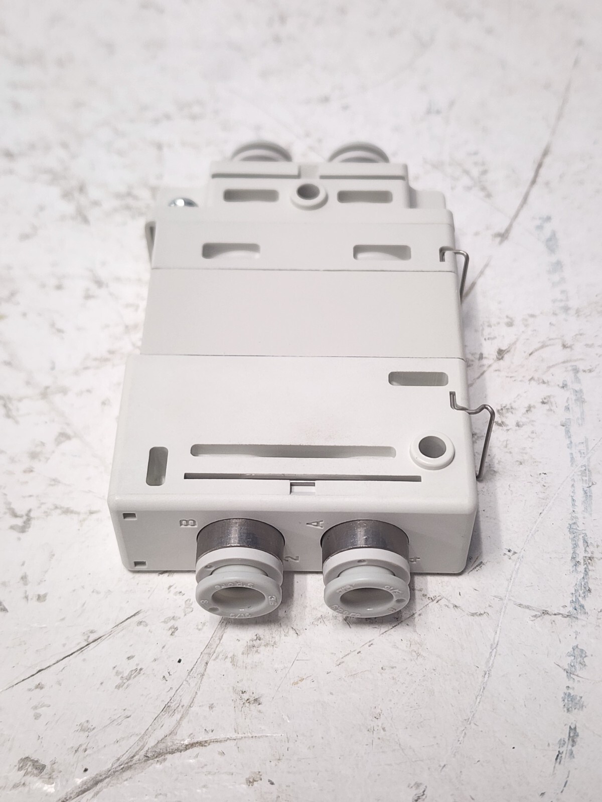 SMC VQ2000-FPG-C8C8-D NEW DOUBLE CHECK BLOCK VQ2000FPGC8C8D
