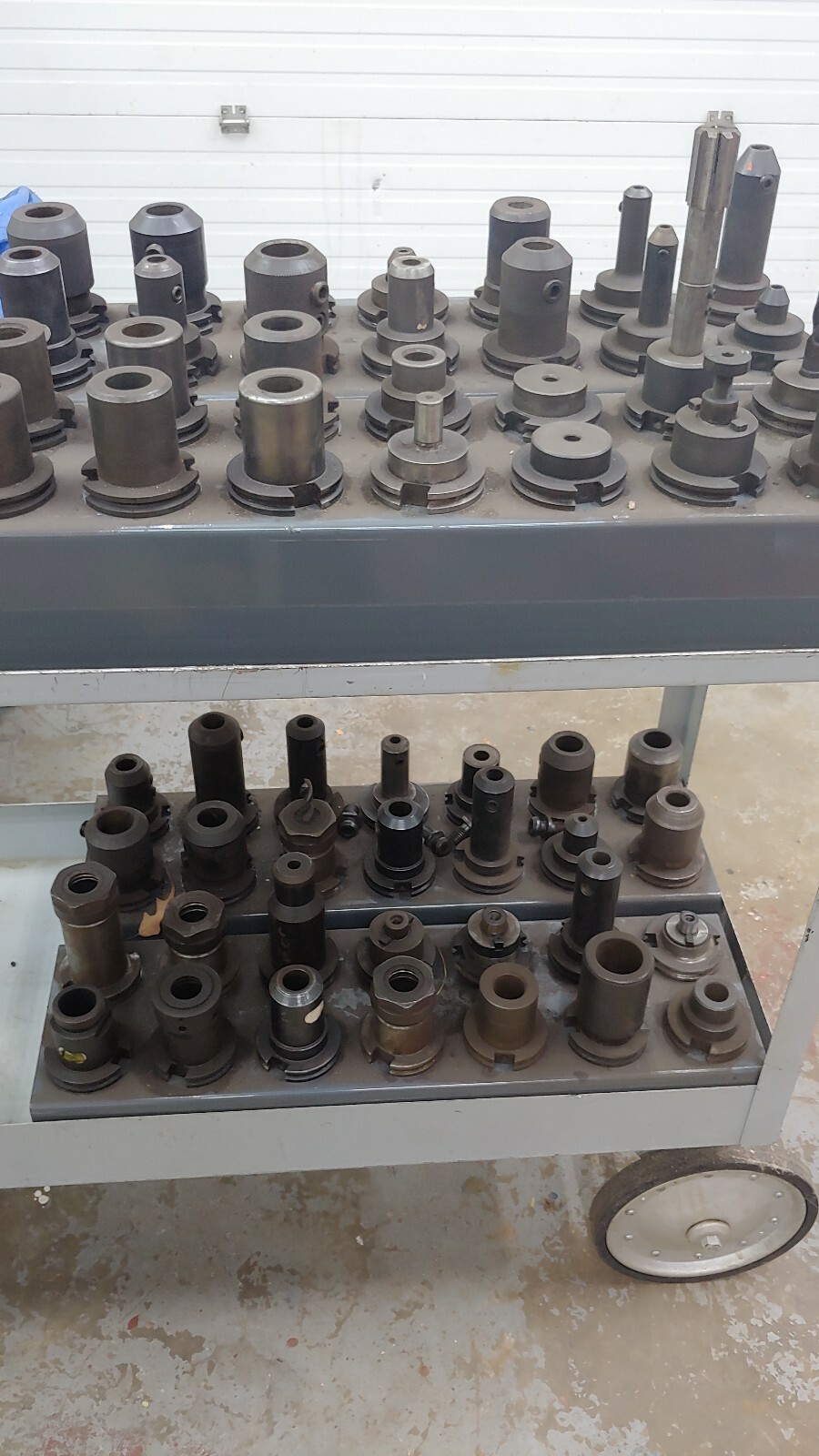 CAT 45 TOOLING LOT OF 85 & HOLDERS