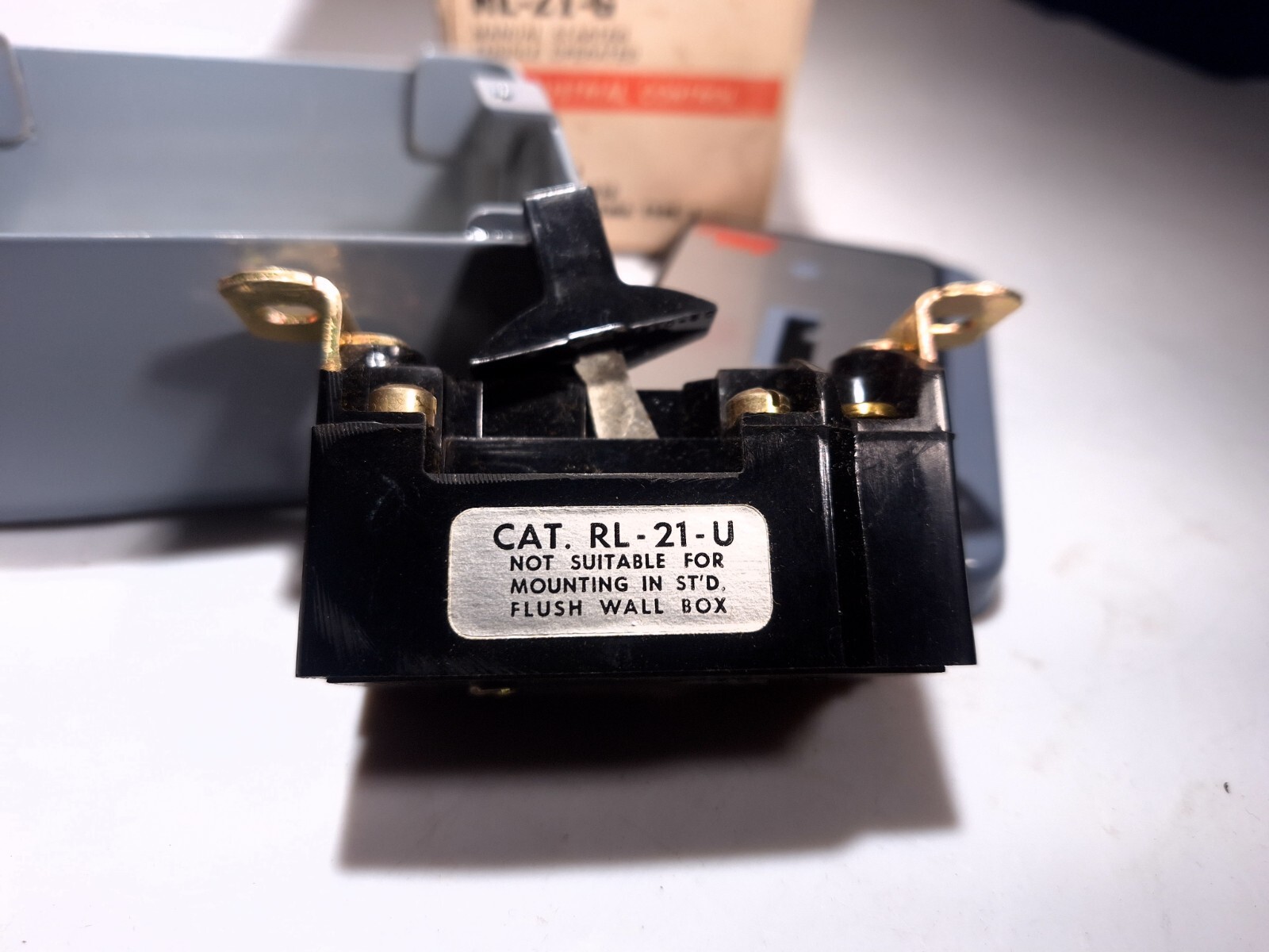 ARROW HART RL-21-G MANUAL STARTER NEMA 1 ENCLOSURE 2 POLE 115/230V RL21G