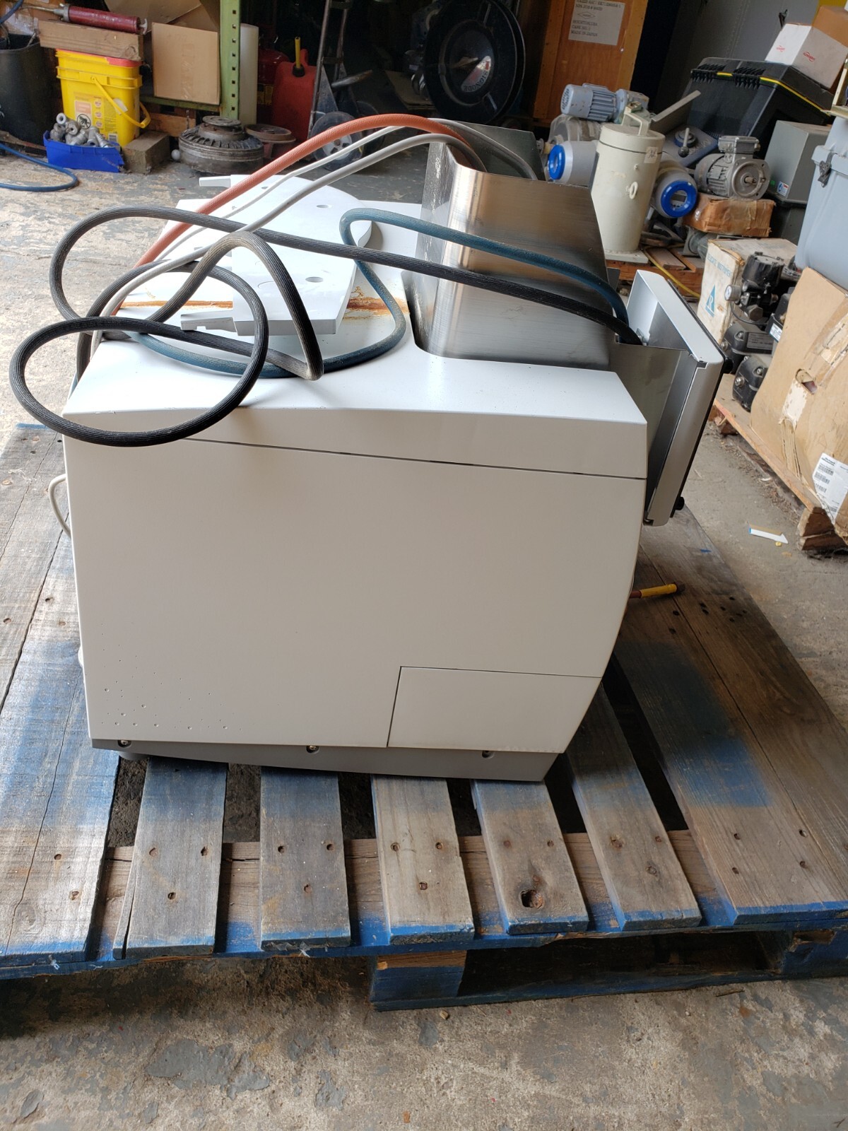 PERKIN ELMER ANALYST 400 B3150080 ATOMIC ABSORPTION SPECTROMETER