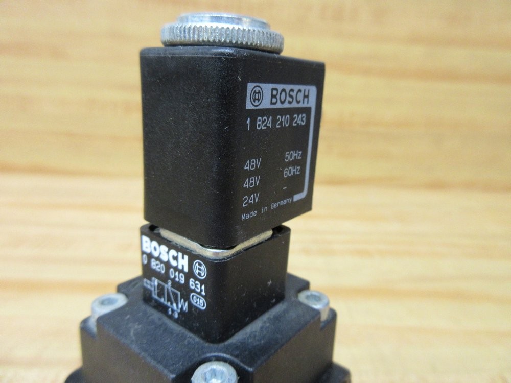 Bosch 0 821 300 922 Control Valve 0821300922