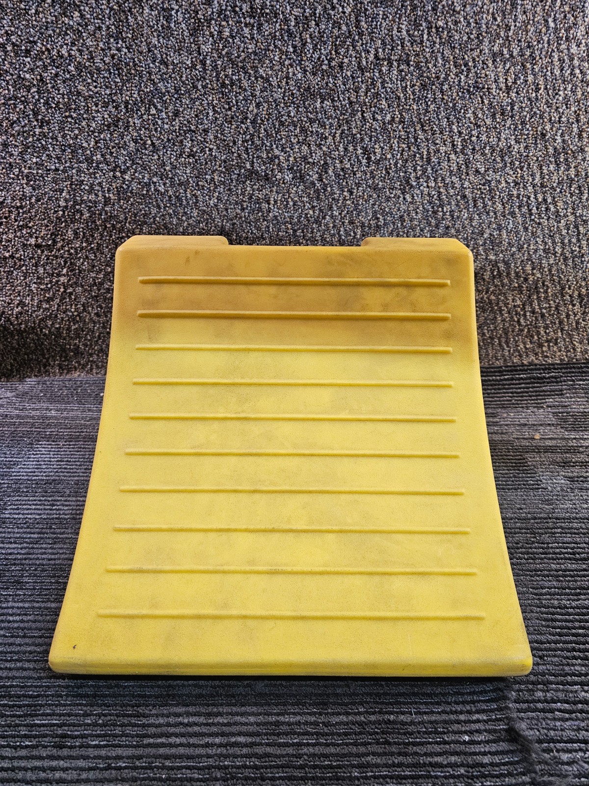 CHECKERS MC3009 Wheel Chock 46-65″ Urethane 245K lb Load Capacity
