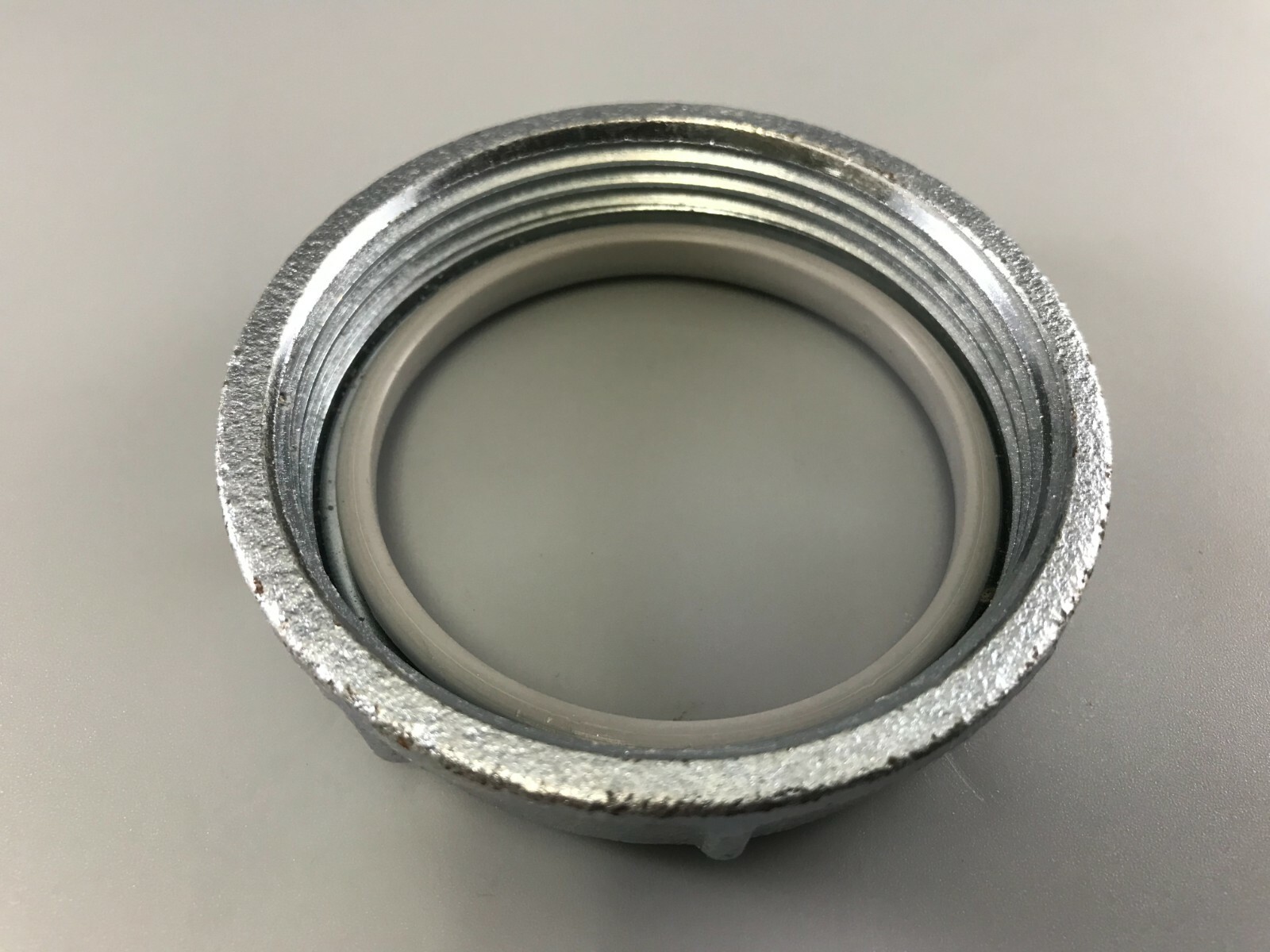 THOMAS & BETTS BI 907 GROUNDING BUSHING GALVANIZED IRON 2-1/2″ RIGID I.M.C.